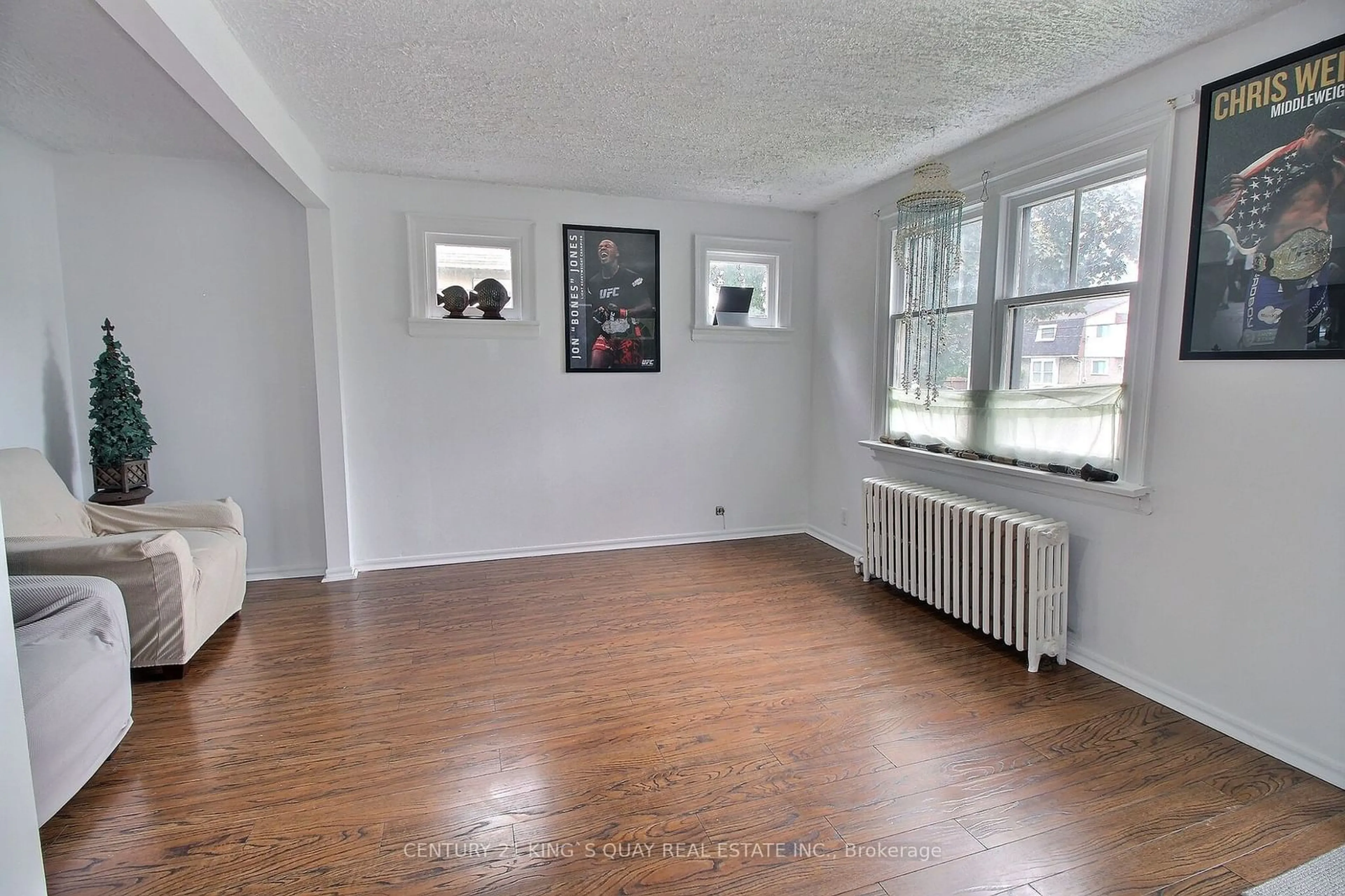 A pic of a room for 211 Park Rd, Oshawa Ontario L1J 4H1