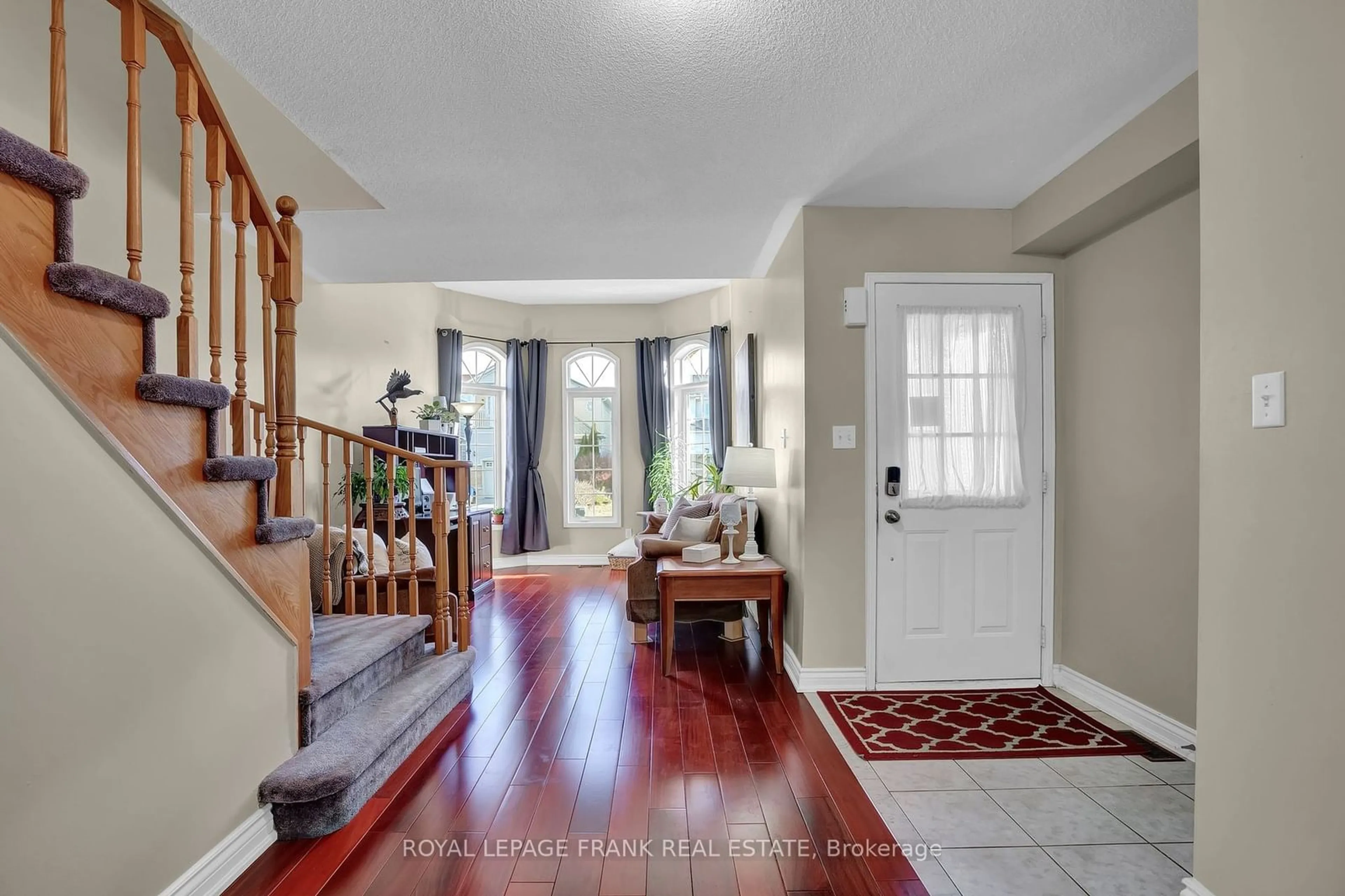 Indoor entryway for 437 Nottingham Cres, Oshawa Ontario L1K 2V7