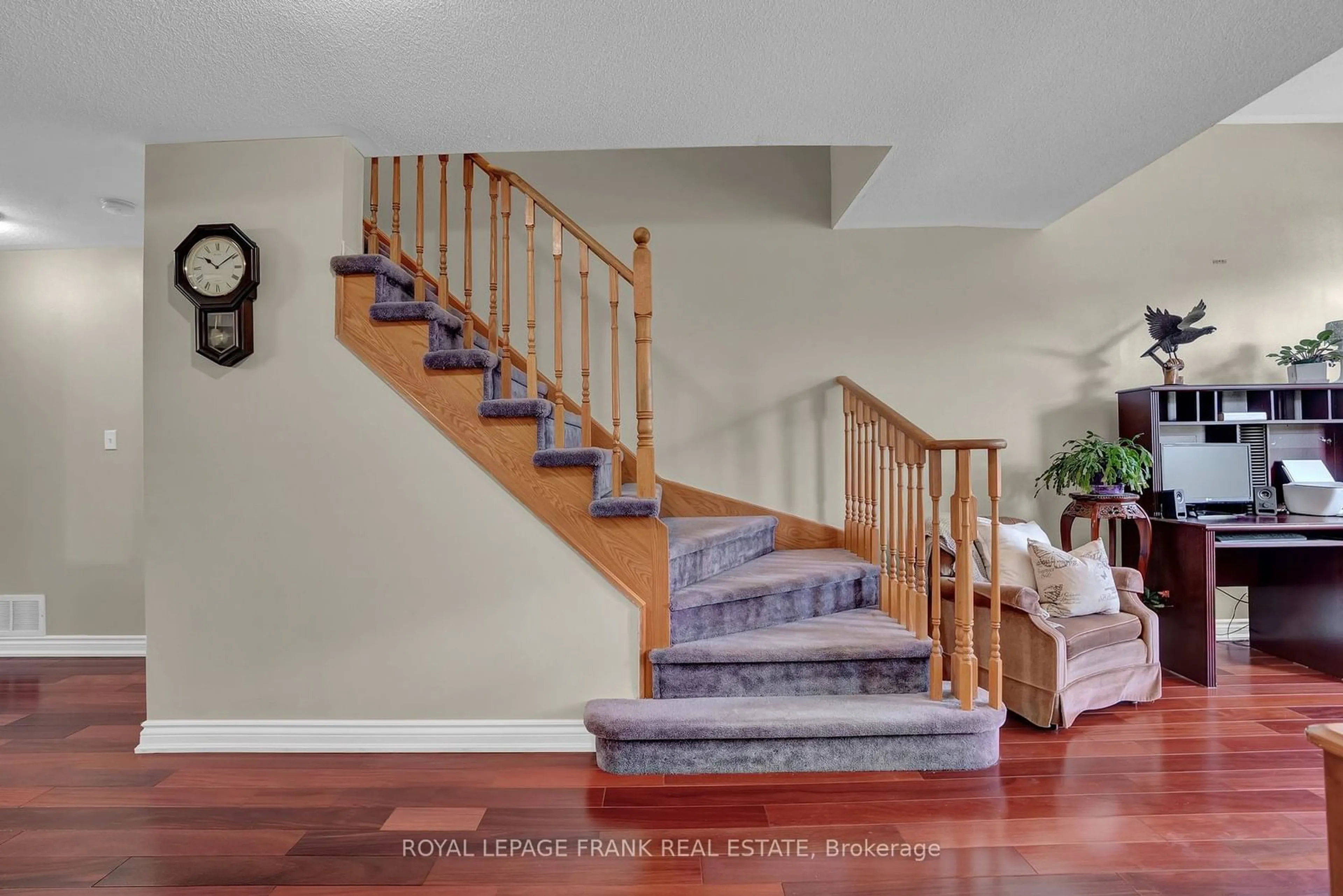 Stairs for 437 Nottingham Cres, Oshawa Ontario L1K 2V7