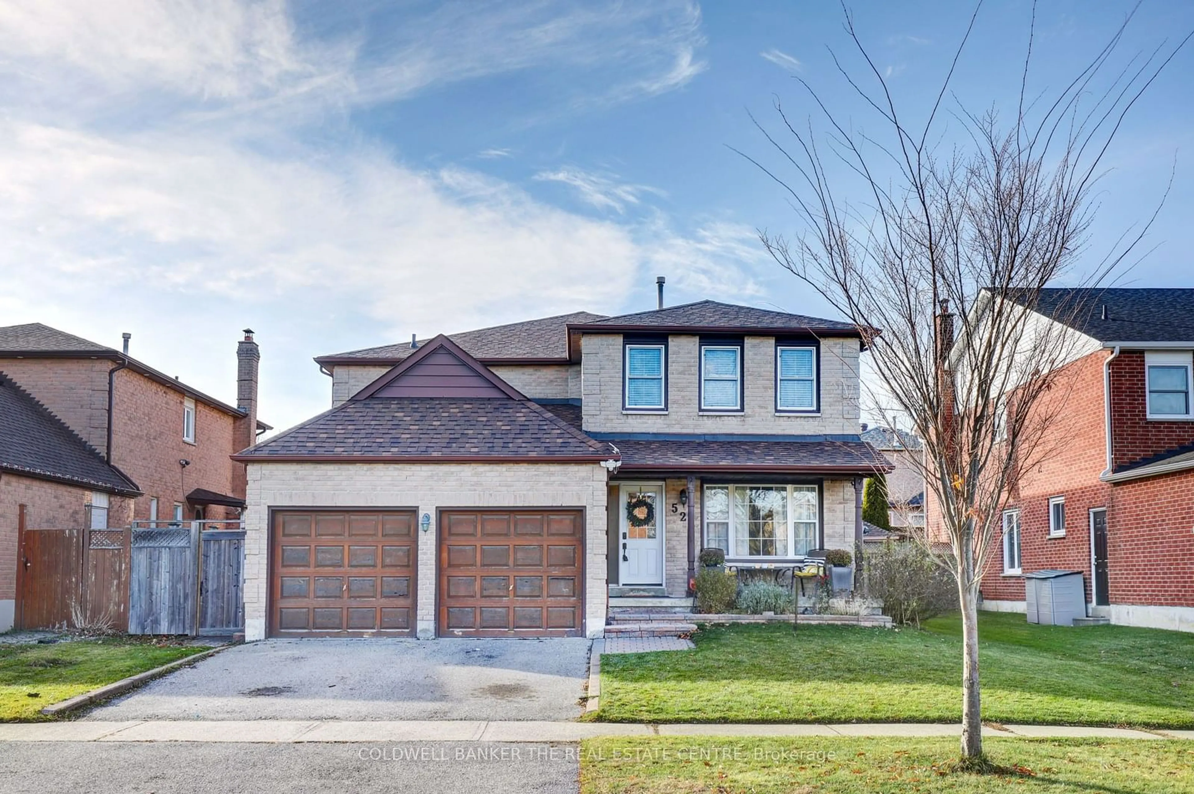 Home with brick exterior material, street for 526 Gardenview Sq, Pickering Ontario L1V 4R8