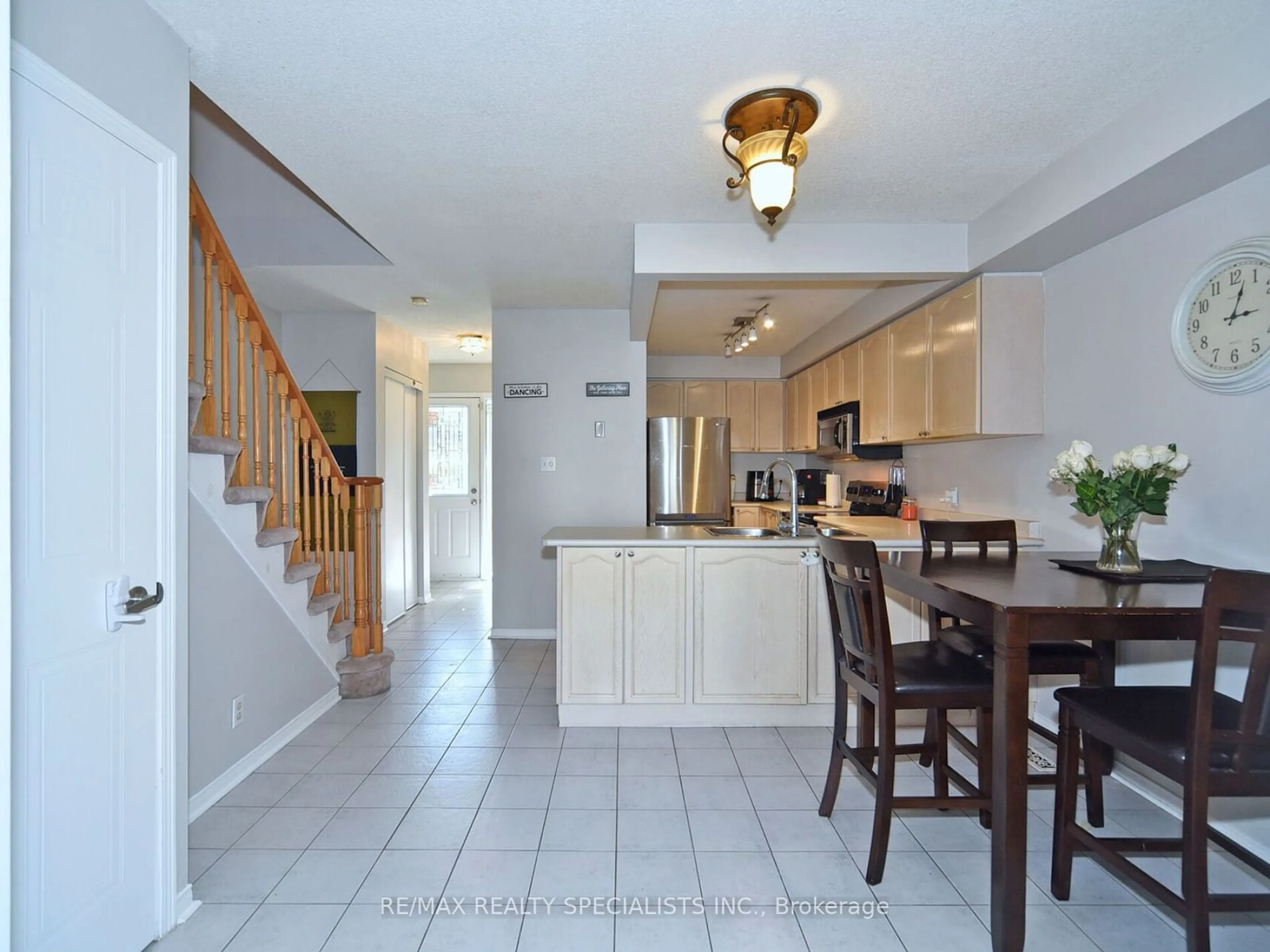 Open concept kitchen, ceramic/tile floor for 73 Andona Cres, Toronto Ontario M1C 5A3