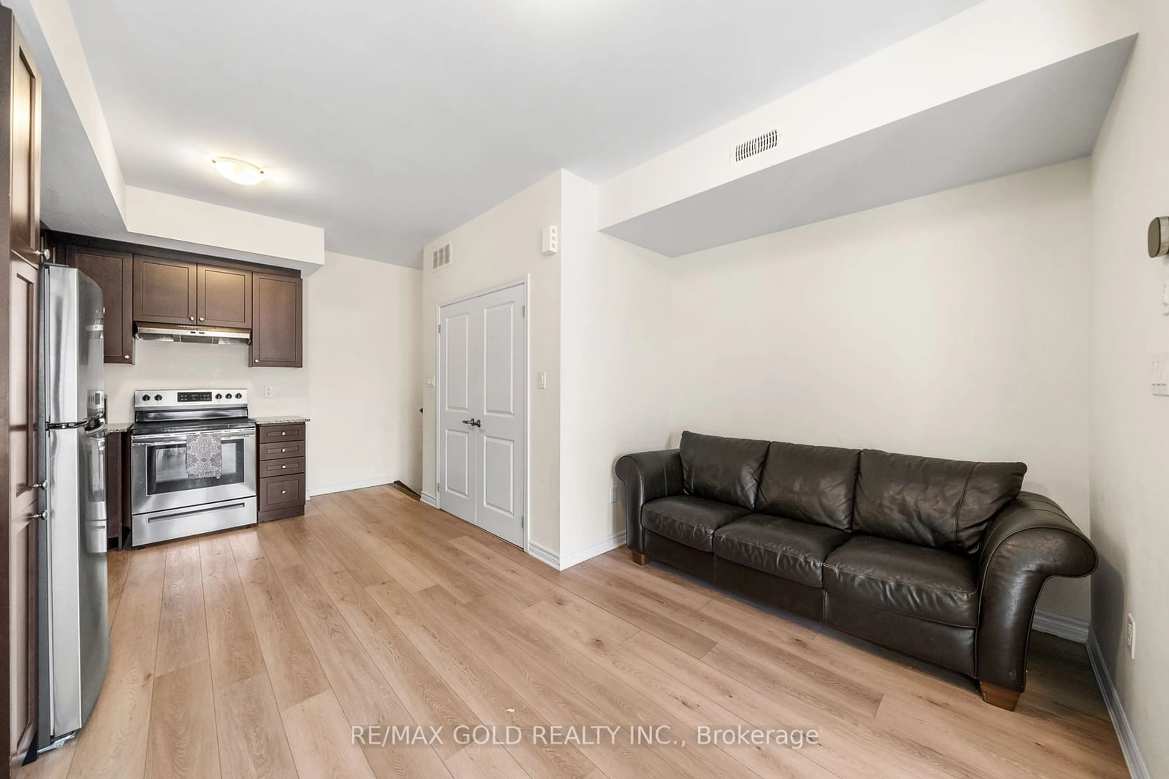 A pic of a room for 1081 Danforth Rd #123, Toronto Ontario M1J 1K8