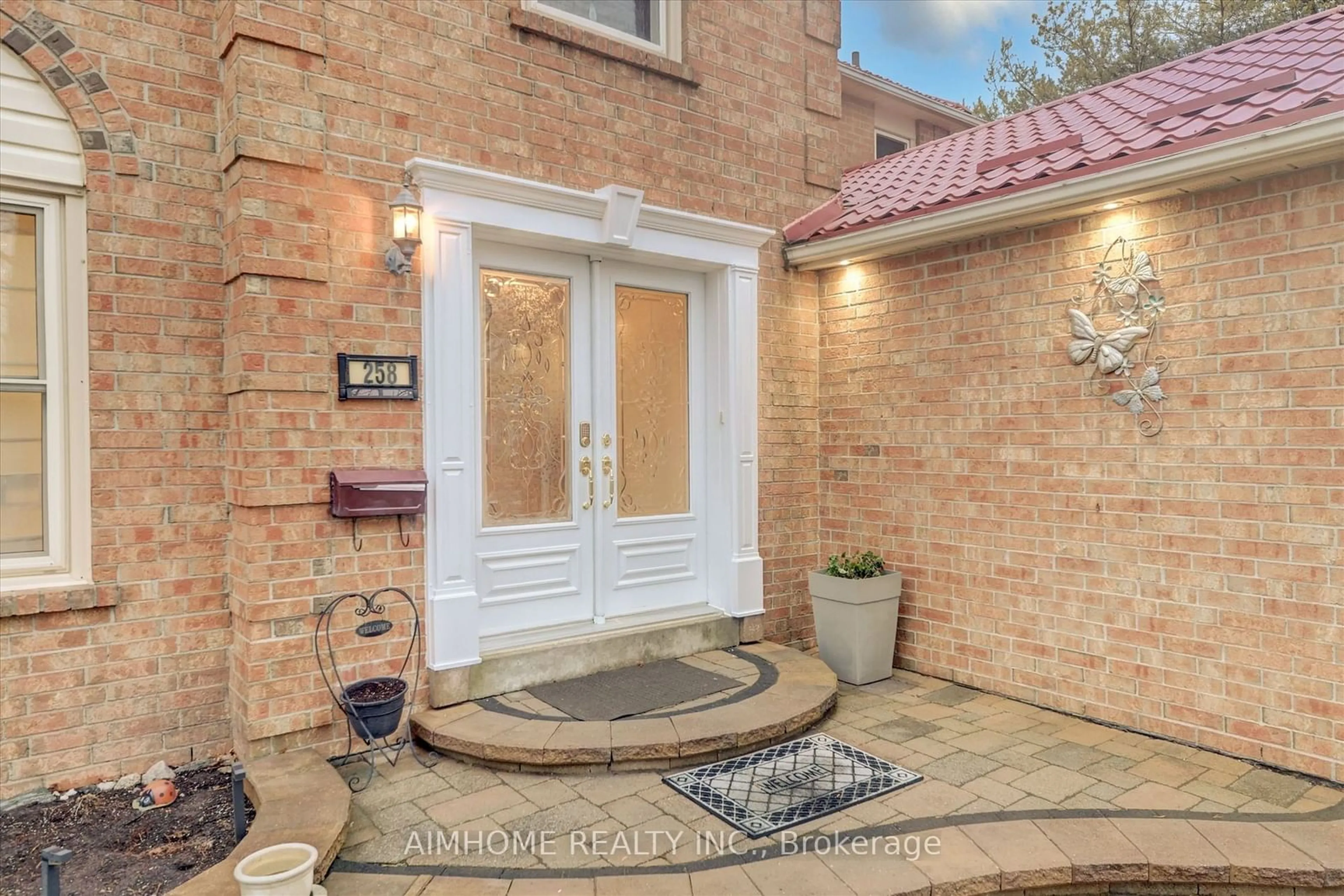 Indoor entryway for 258 Centennial Rd, Toronto Ontario M1C 1Z9