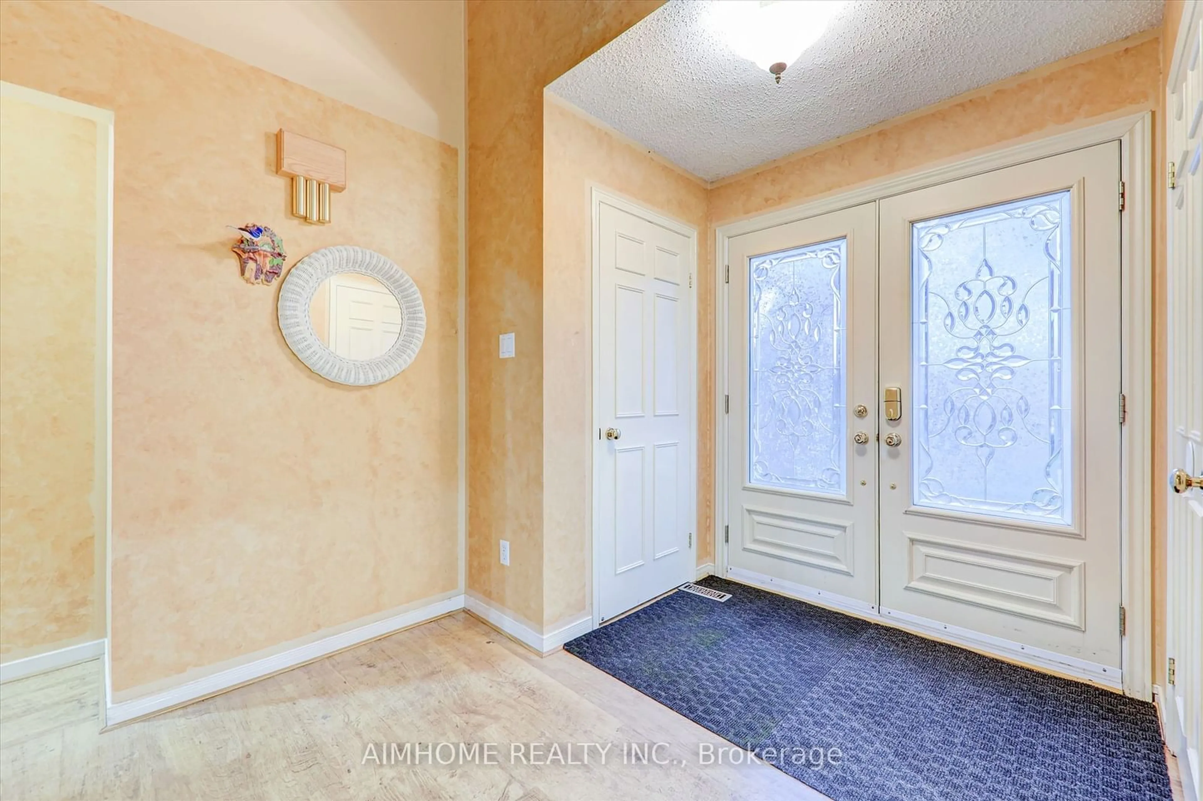 Indoor entryway for 258 Centennial Rd, Toronto Ontario M1C 1Z9