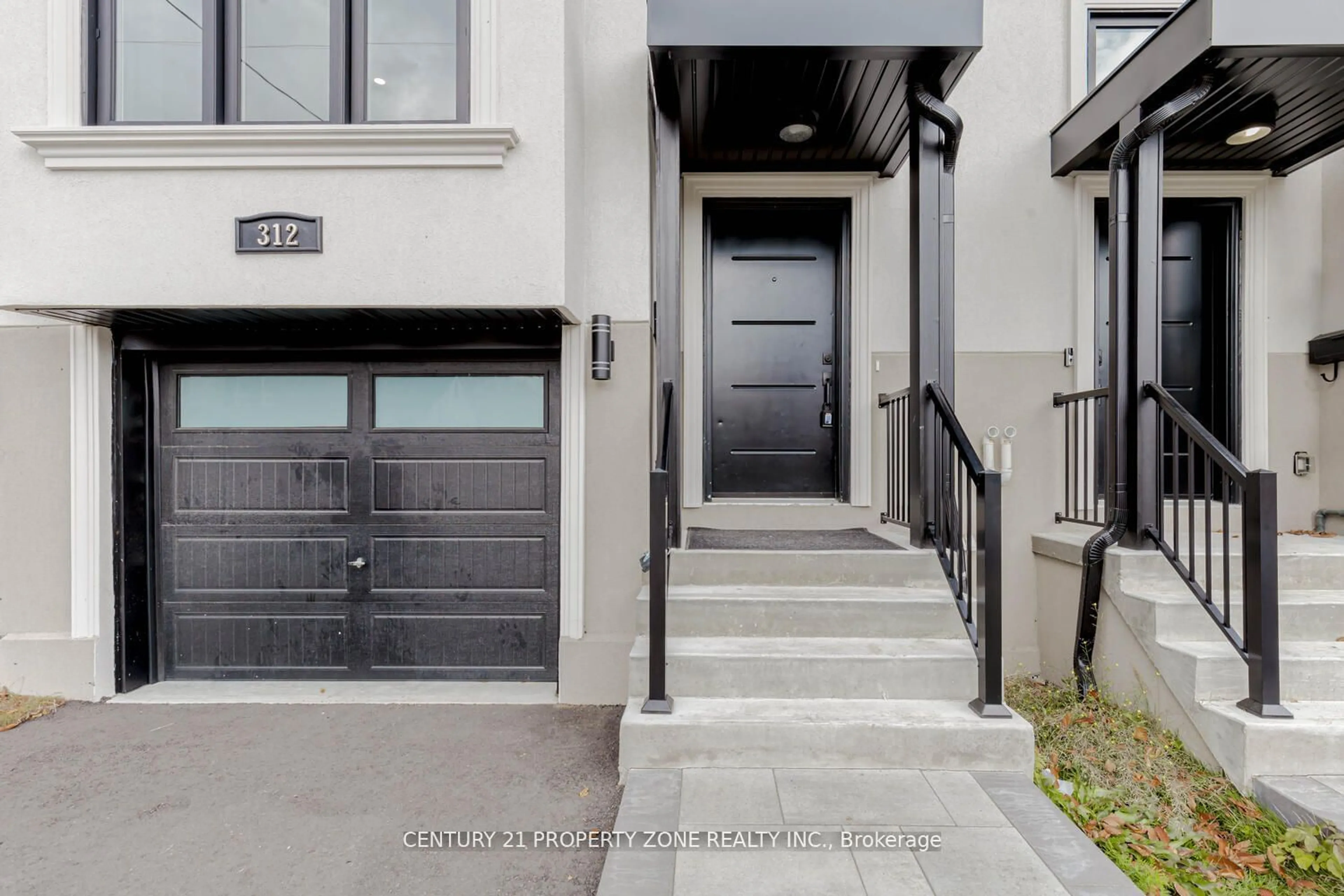 Indoor entryway for 312 Anderson Ave, Oshawa Ontario L1J 2N7