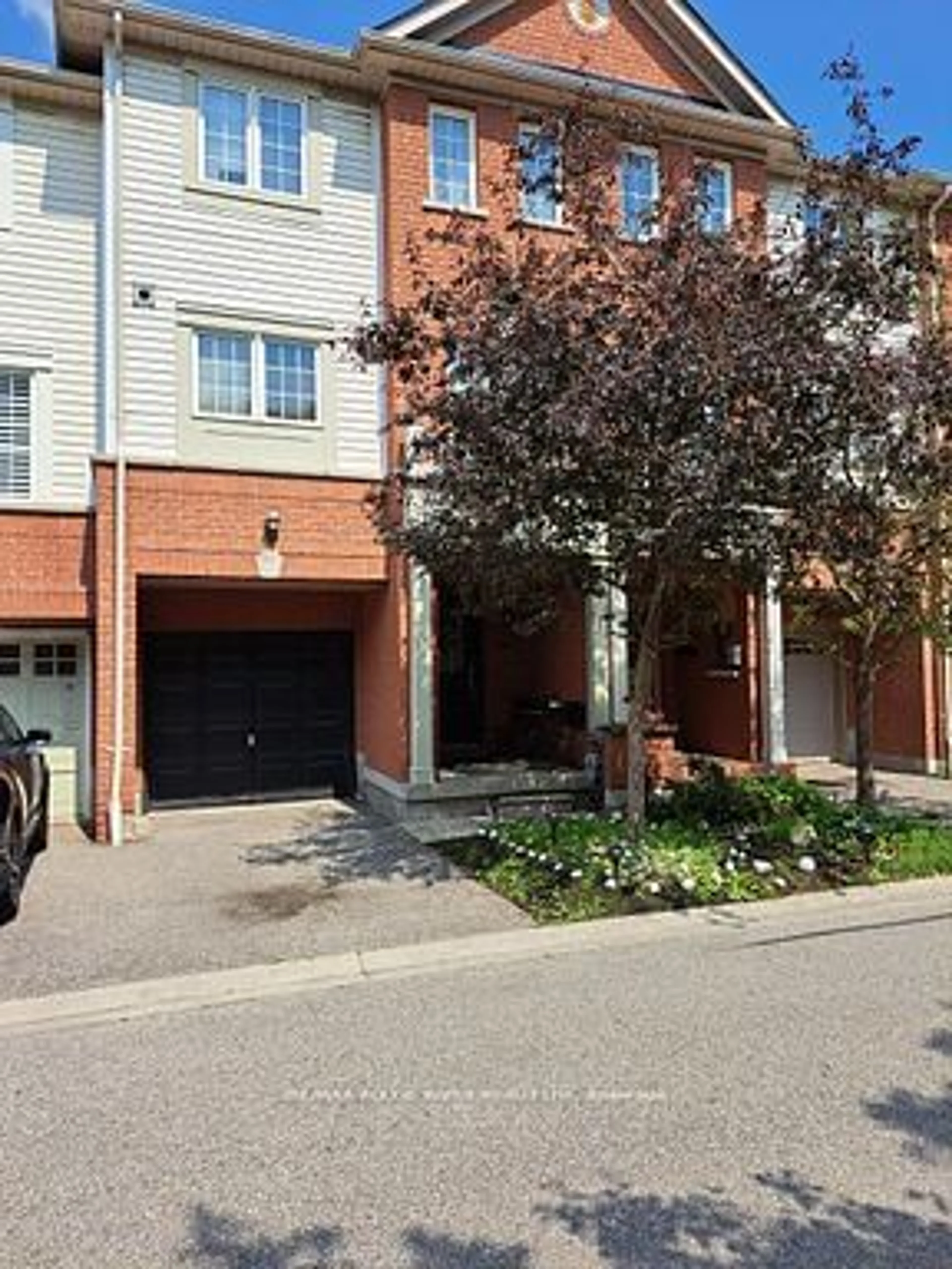 A pic from outside/outdoor area/front of a property/back of a property/a pic from drone, street for 1850 Kingston Rd #40, Pickering Ontario L1V 0A2