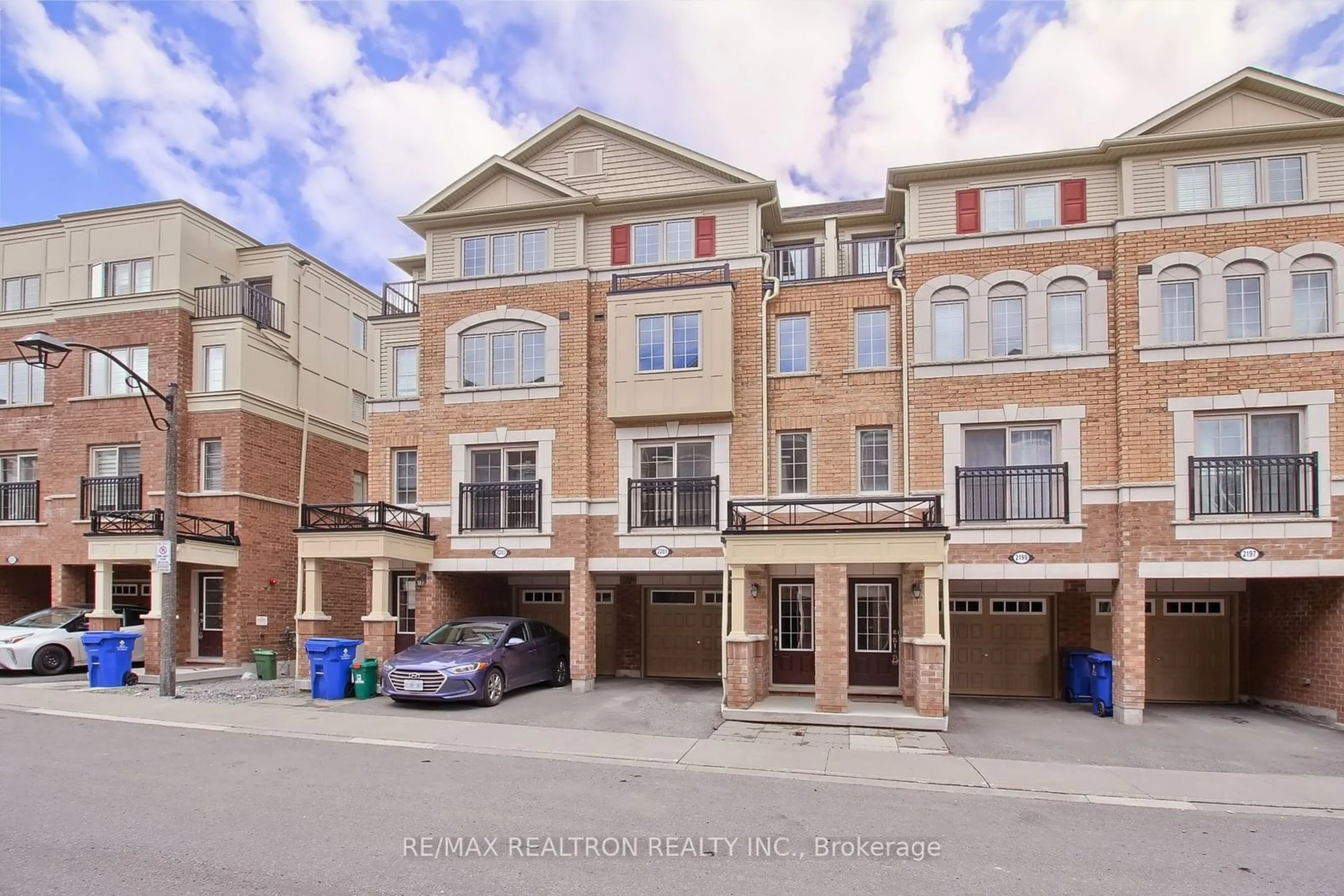 A pic from outside/outdoor area/front of a property/back of a property/a pic from drone, street for 2201 Chevron Prince Path #424, Oshawa Ontario L1L 0K9