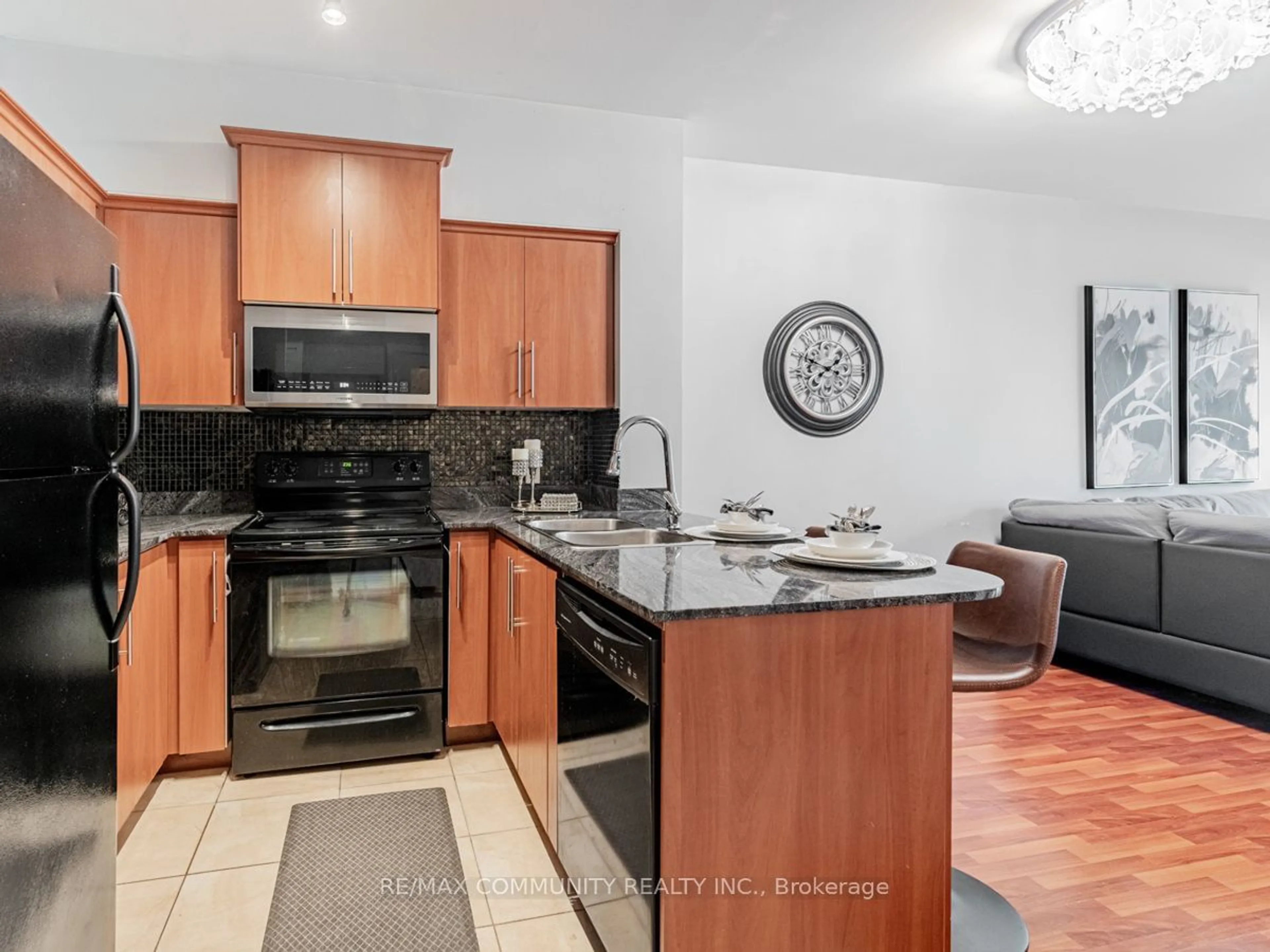 Open concept kitchen, ceramic/tile floor for 8 Rosebank Dr #A, Toronto Ontario M1B 5Z3