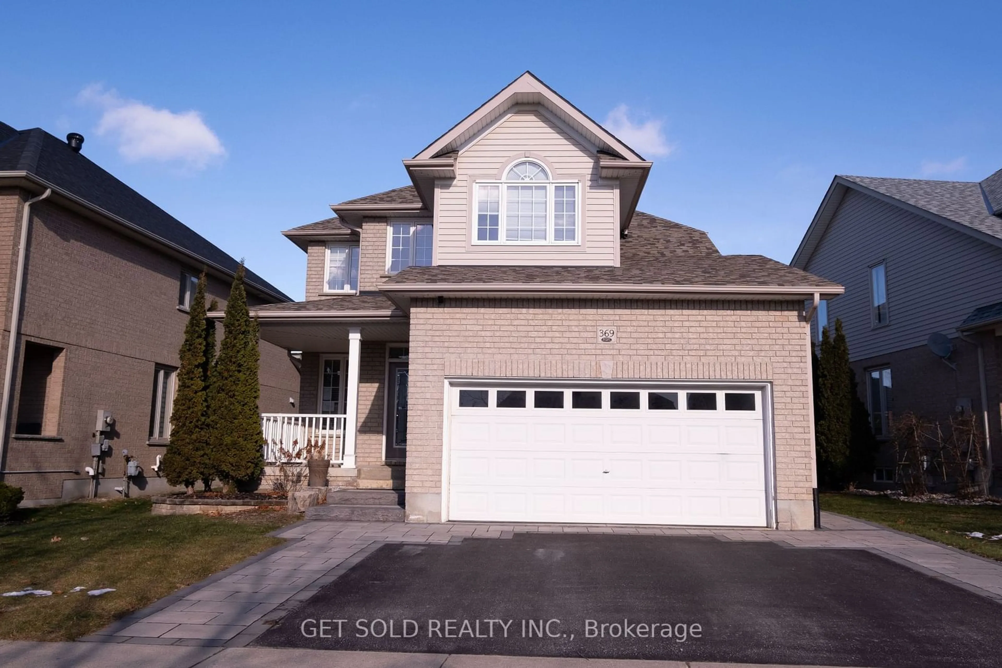 Home with vinyl exterior material, street for 369 Travail Ave, Oshawa Ontario L1L 0B1