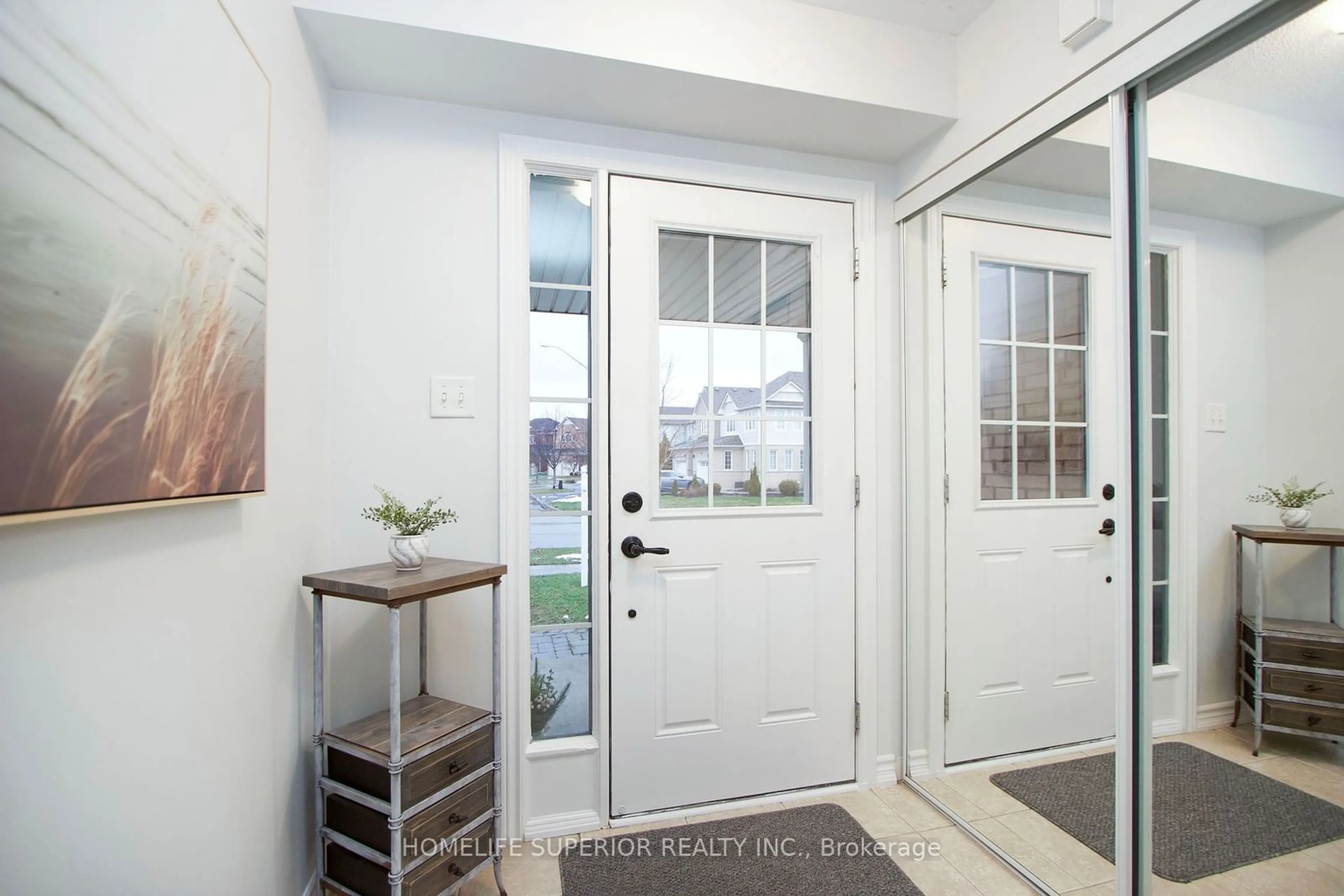 Indoor entryway for 23 Laprade Sq, Clarington Ontario L1C 0C9