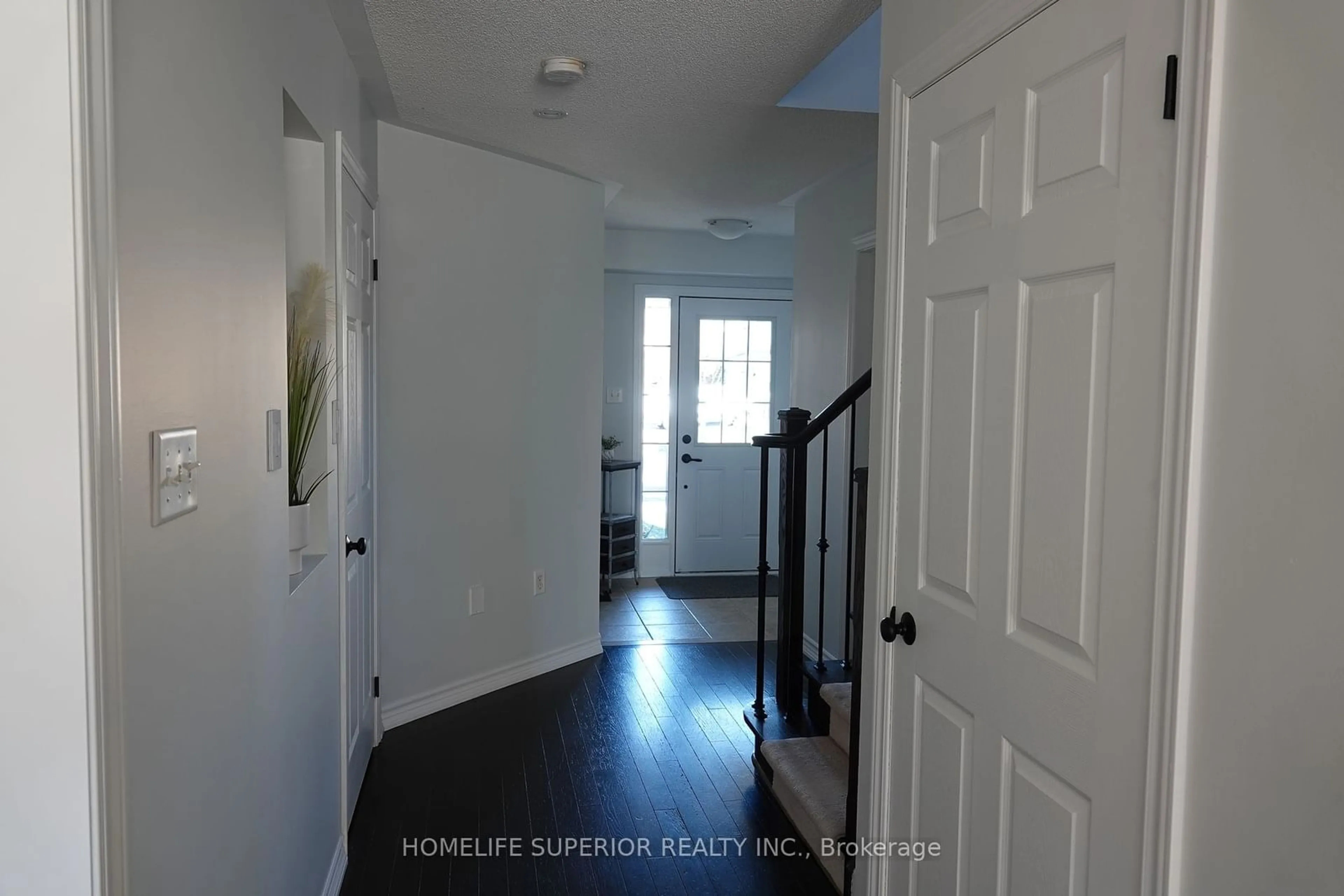 Indoor entryway for 23 Laprade Sq, Clarington Ontario L1C 0C9