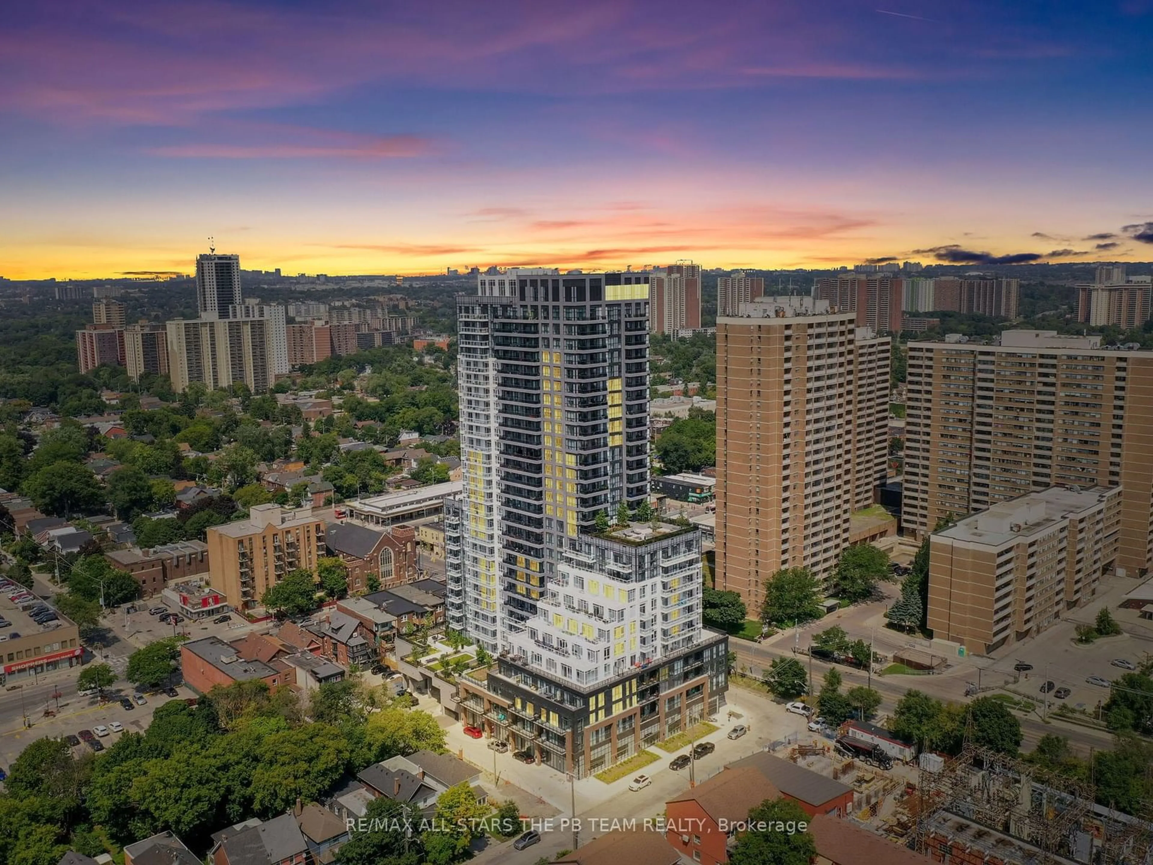 A pic from outside/outdoor area/front of a property/back of a property/a pic from drone, city buildings view from balcony for 286 Main St #2301, Toronto Ontario M4C 0B3