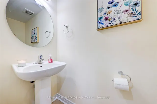 Additional property image - 19 Kawneer Terr