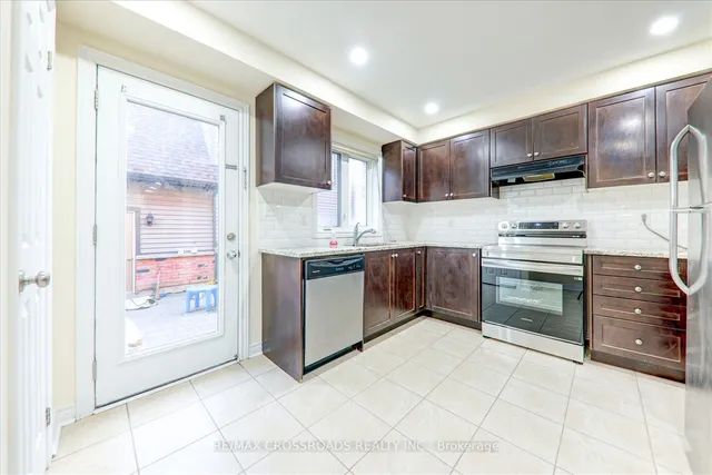 Additional property image - 19 Kawneer Terr