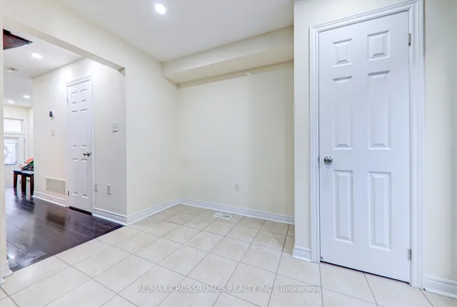 Additional property image - 19 Kawneer Terr