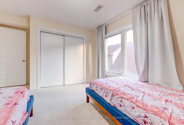 Additional property image - 19 Kawneer Terr