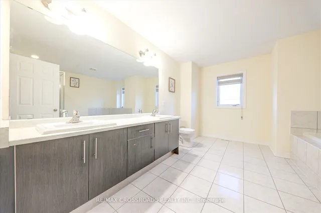 Additional property image - 19 Kawneer Terr