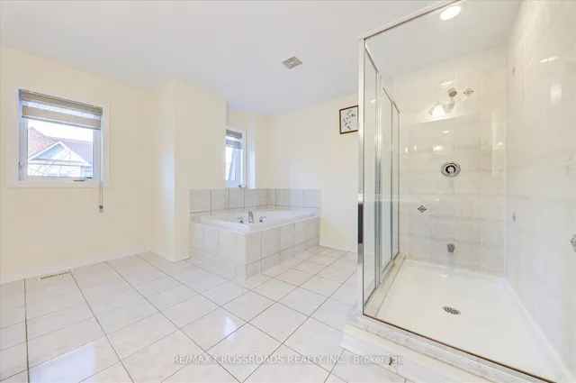 Additional property image - 19 Kawneer Terr