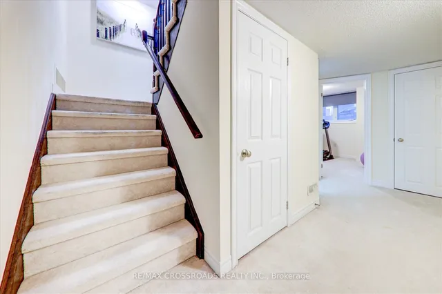 Additional property image - 19 Kawneer Terr