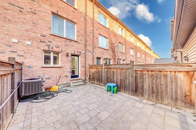 Additional property image - 19 Kawneer Terr