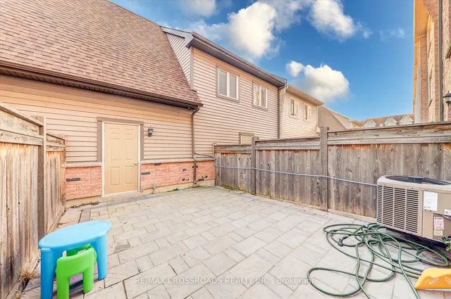 Additional property image - 19 Kawneer Terr