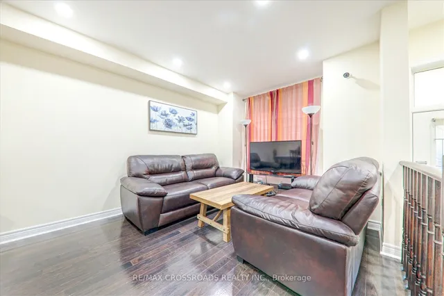 Additional property image - 19 Kawneer Terr