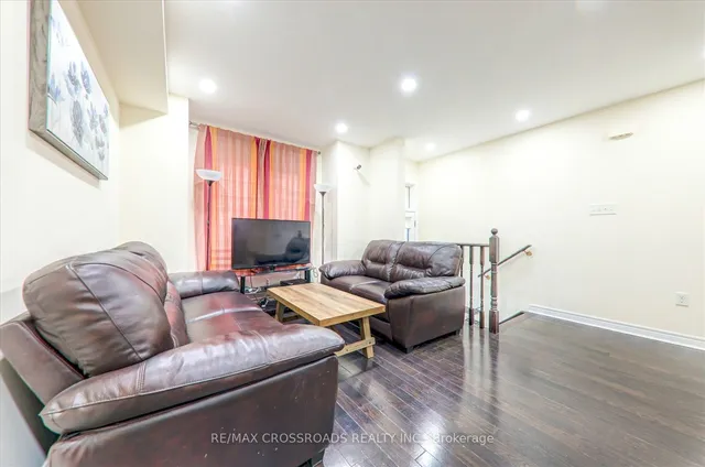 Additional property image - 19 Kawneer Terr