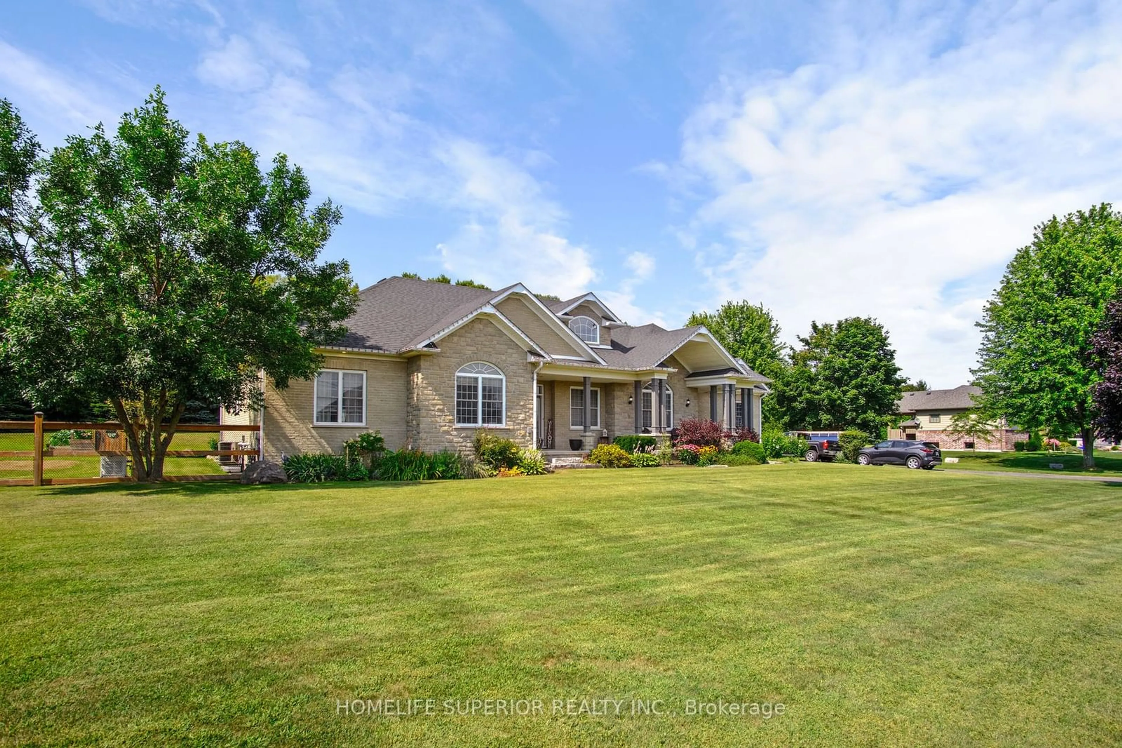 A pic from outside/outdoor area/front of a property/back of a property/a pic from drone, street for 4568 Paynes Cres, Clarington Ontario L0A 1J0