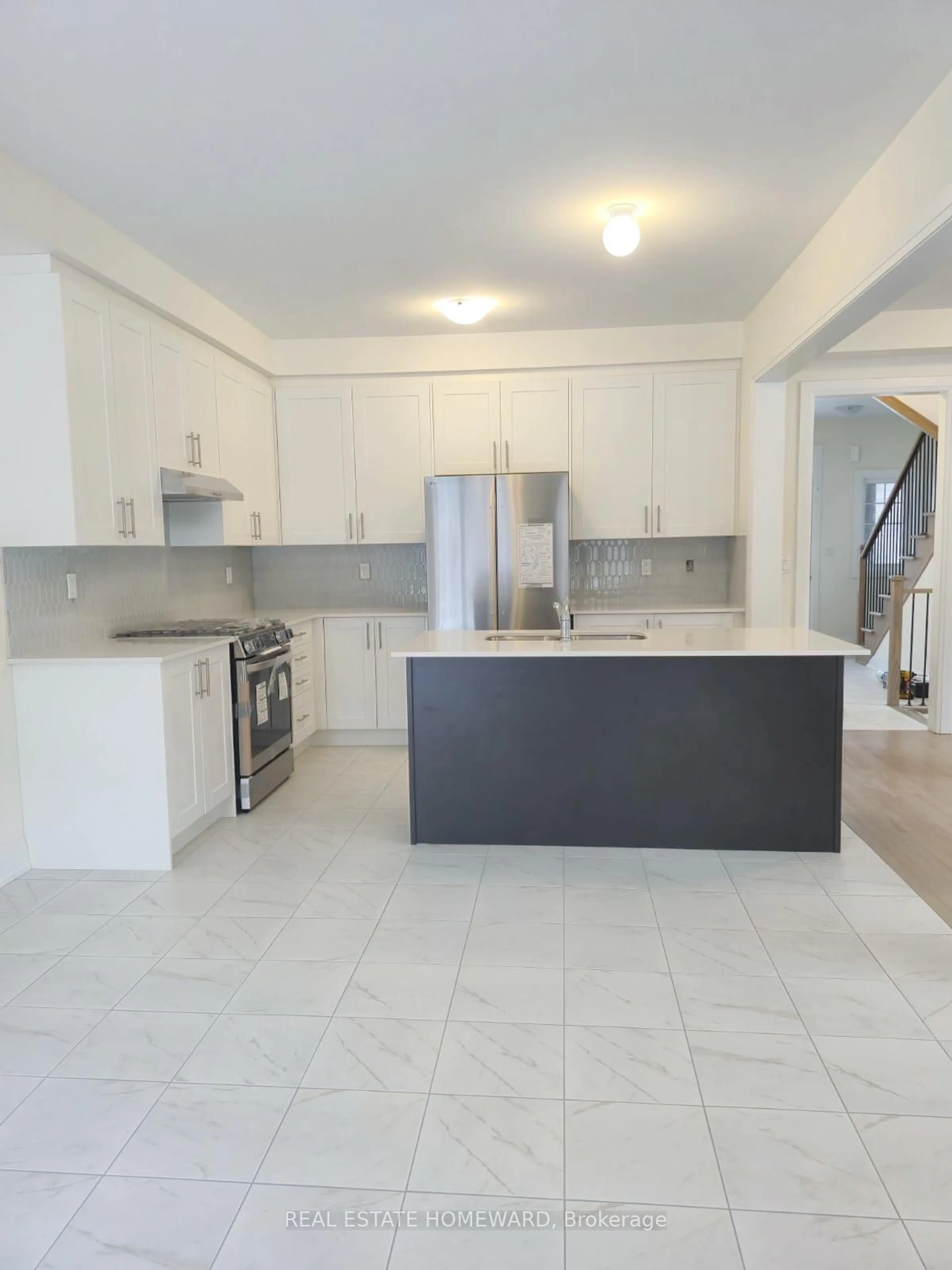 Open concept kitchen, ceramic/tile floor for 68 Robin Tr, Scugog Ontario L9L 2C7