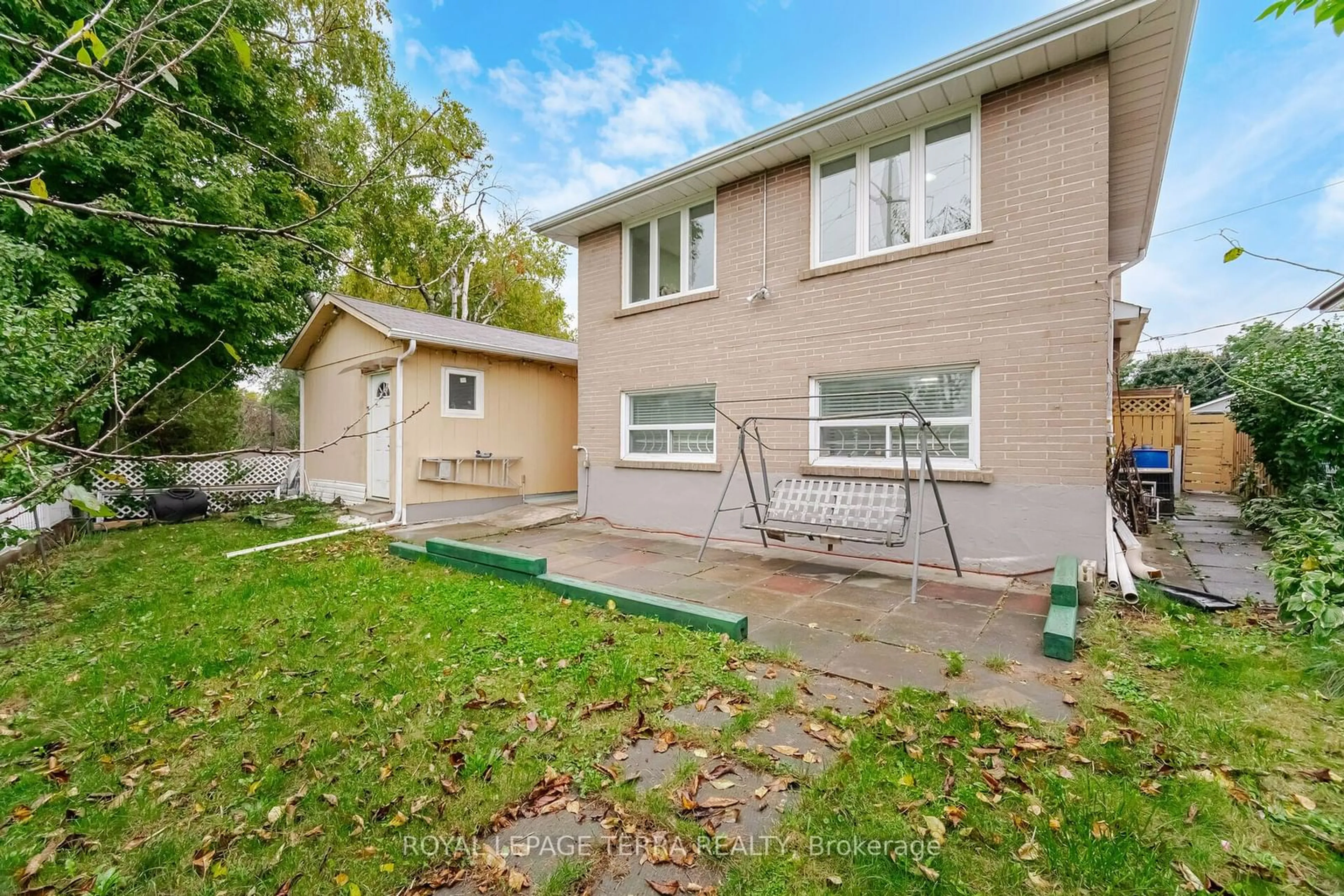 Patio, street for 114 Milford Haven Dr, Toronto Ontario M1G 3E1