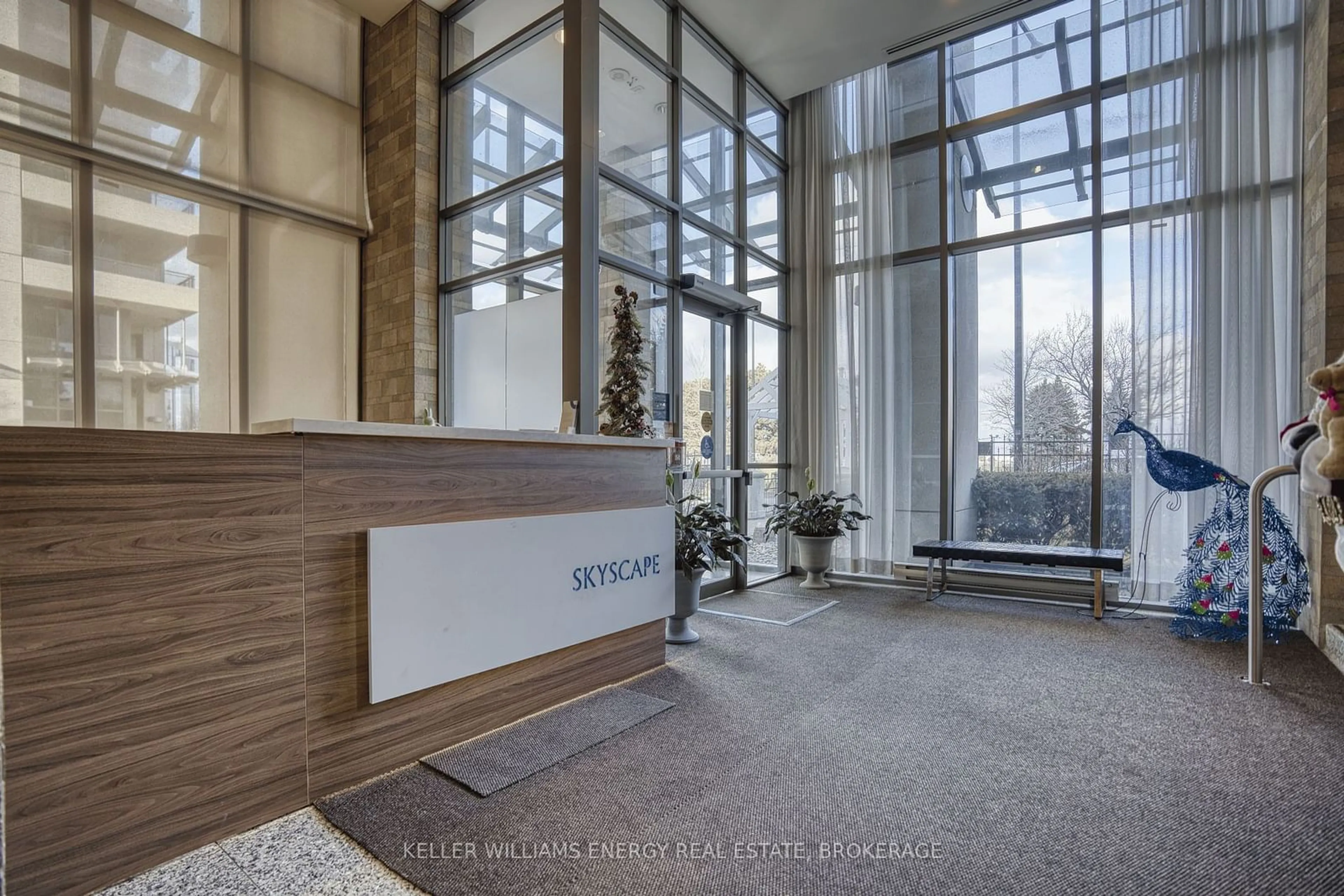 Indoor foyer for 68 Grangeway Ave #1503, Toronto Ontario M1H 0A1