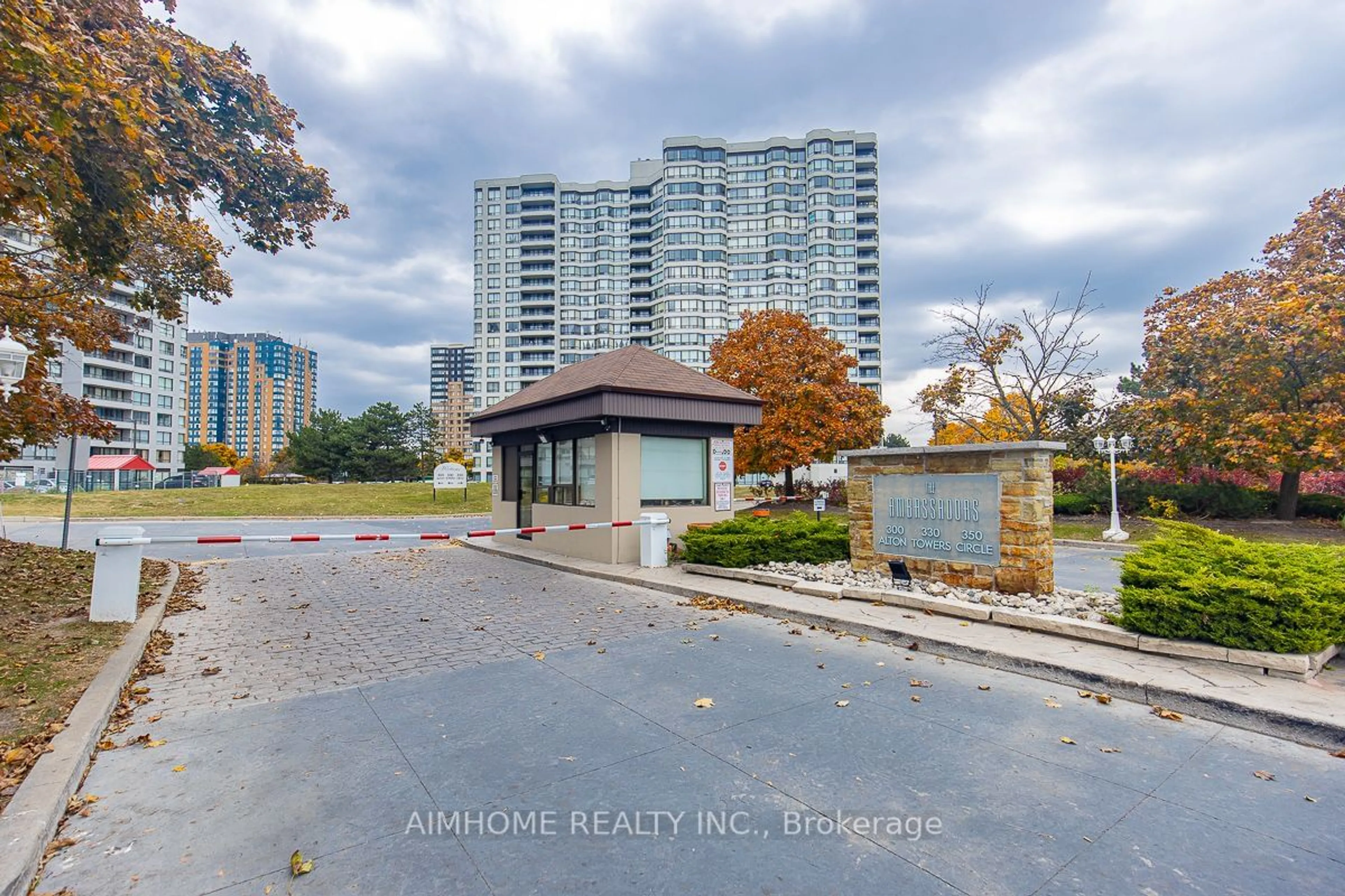 A pic from outside/outdoor area/front of a property/back of a property/a pic from drone, city buildings view from balcony for 330 Alton Towers Circ #1613, Toronto Ontario M1V 5H3