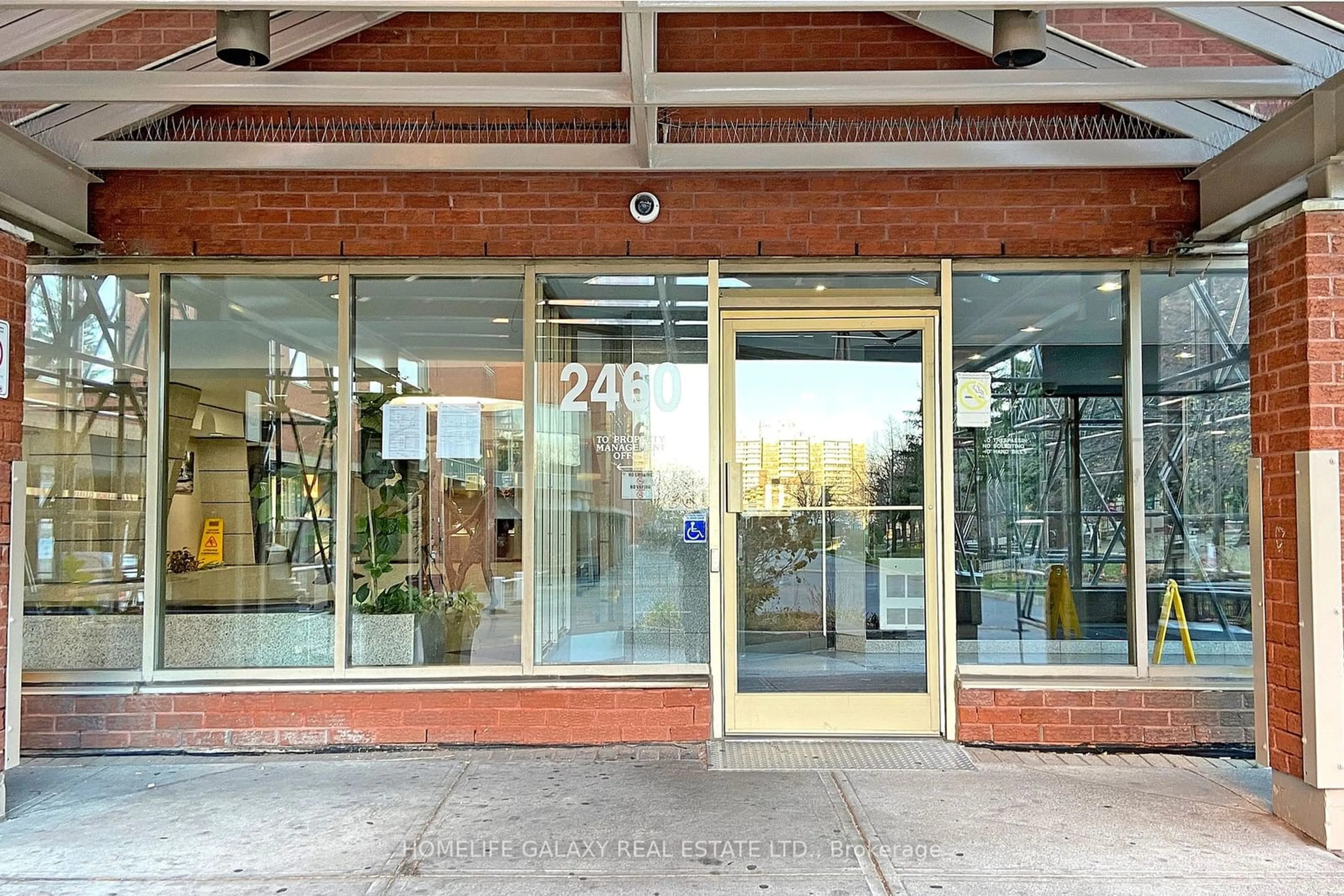 Indoor foyer for 2460 Eglinton Ave #606, Toronto Ontario M1K 5J7