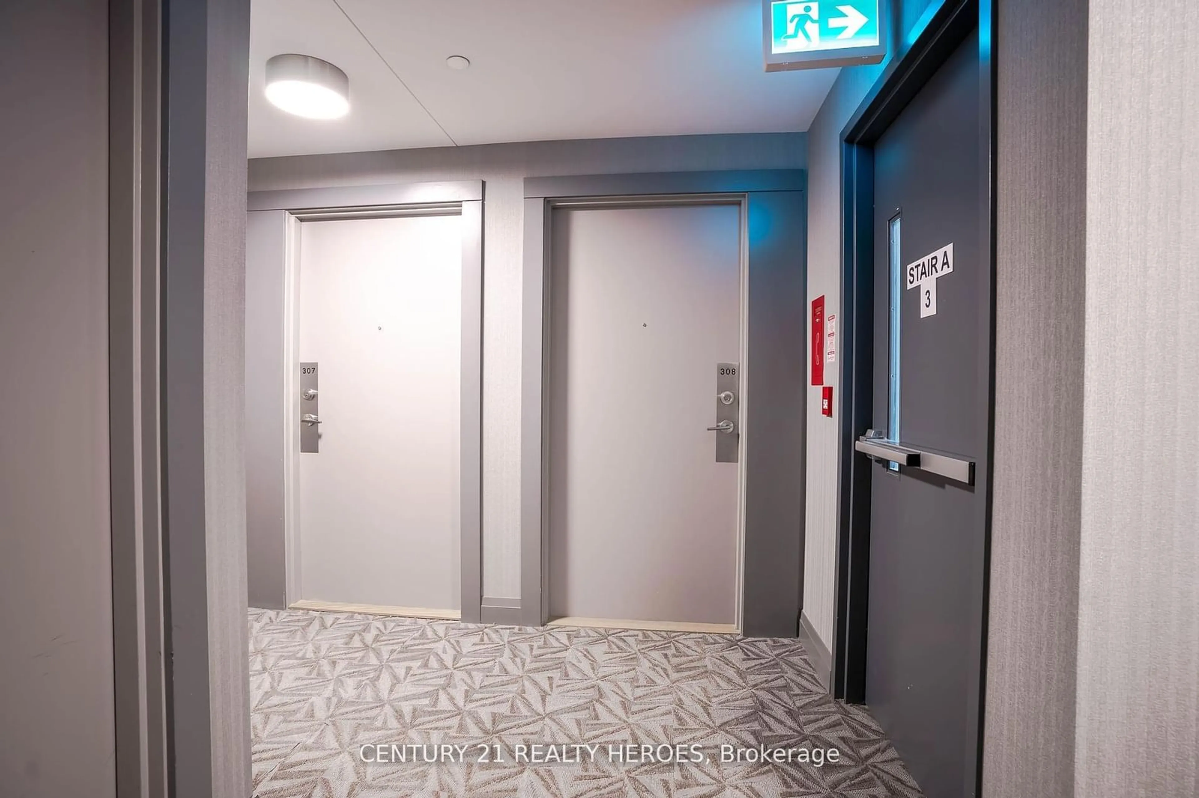 Indoor foyer for 3121 Sheppard Ave #308, Toronto Ontario M1T 0B6