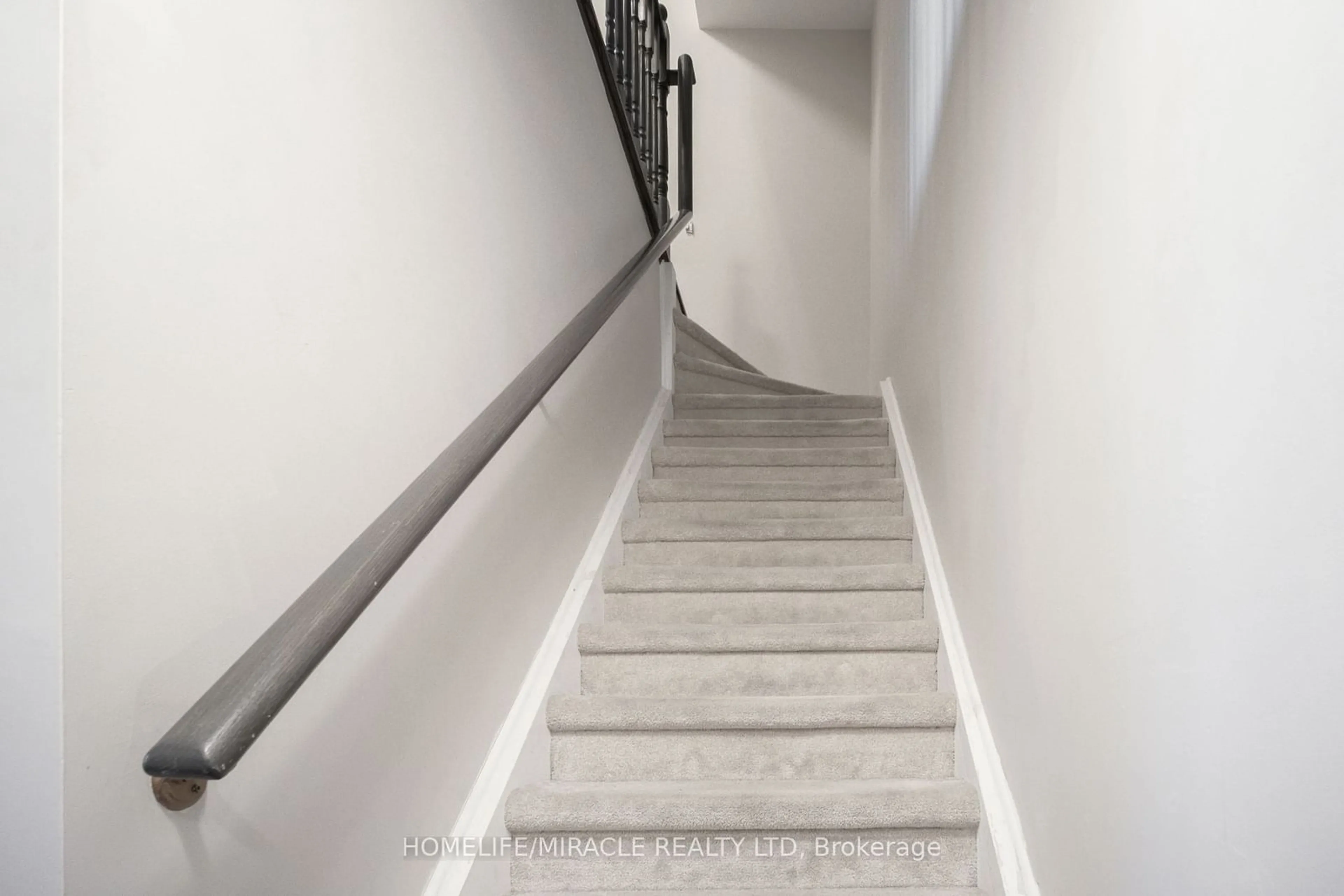 Stairs for 80 Orchid Place Dr #307, Toronto Ontario M1B 0C4