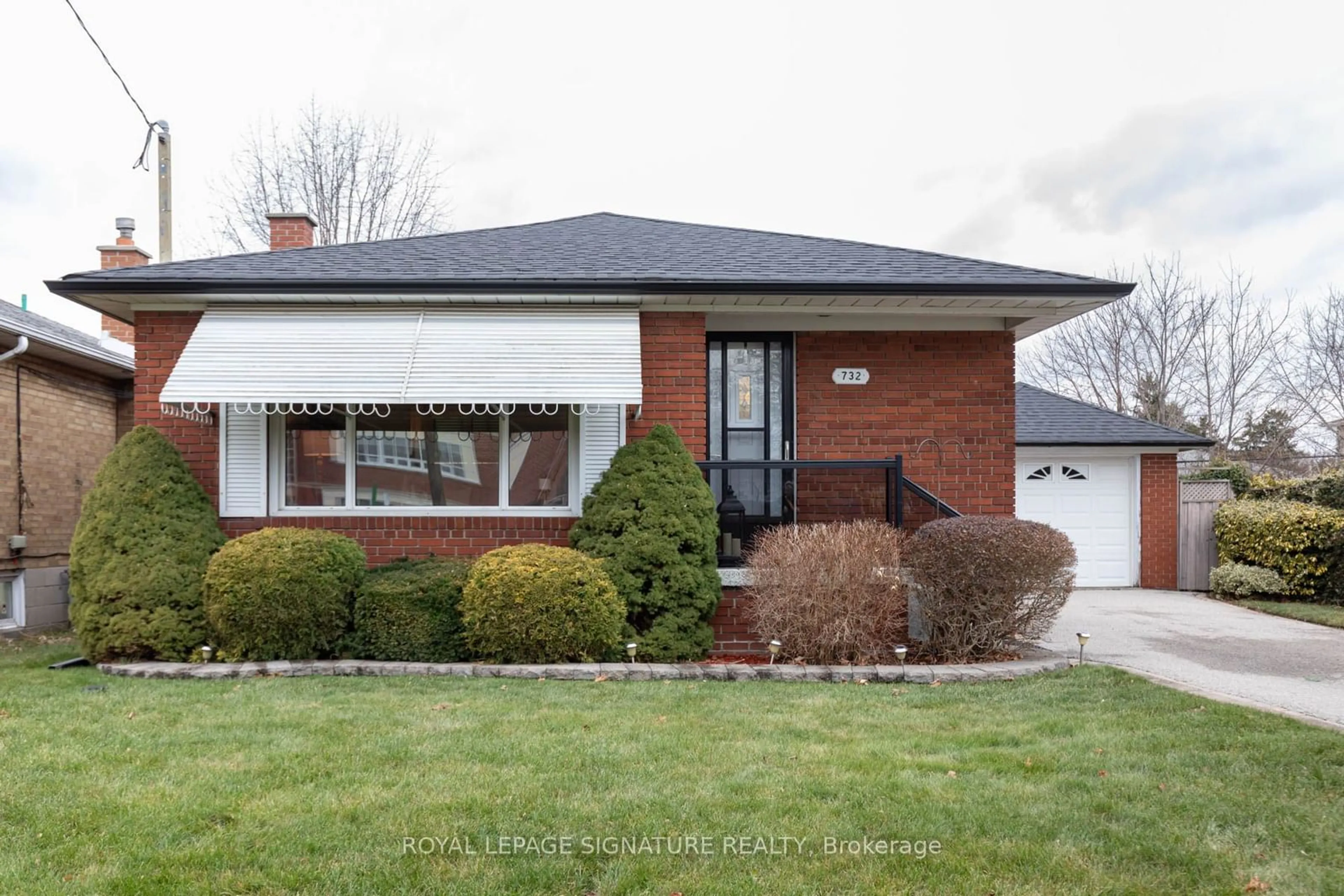 Home with brick exterior material, street for 732 Danforth Rd, Toronto Ontario M1K 1G5