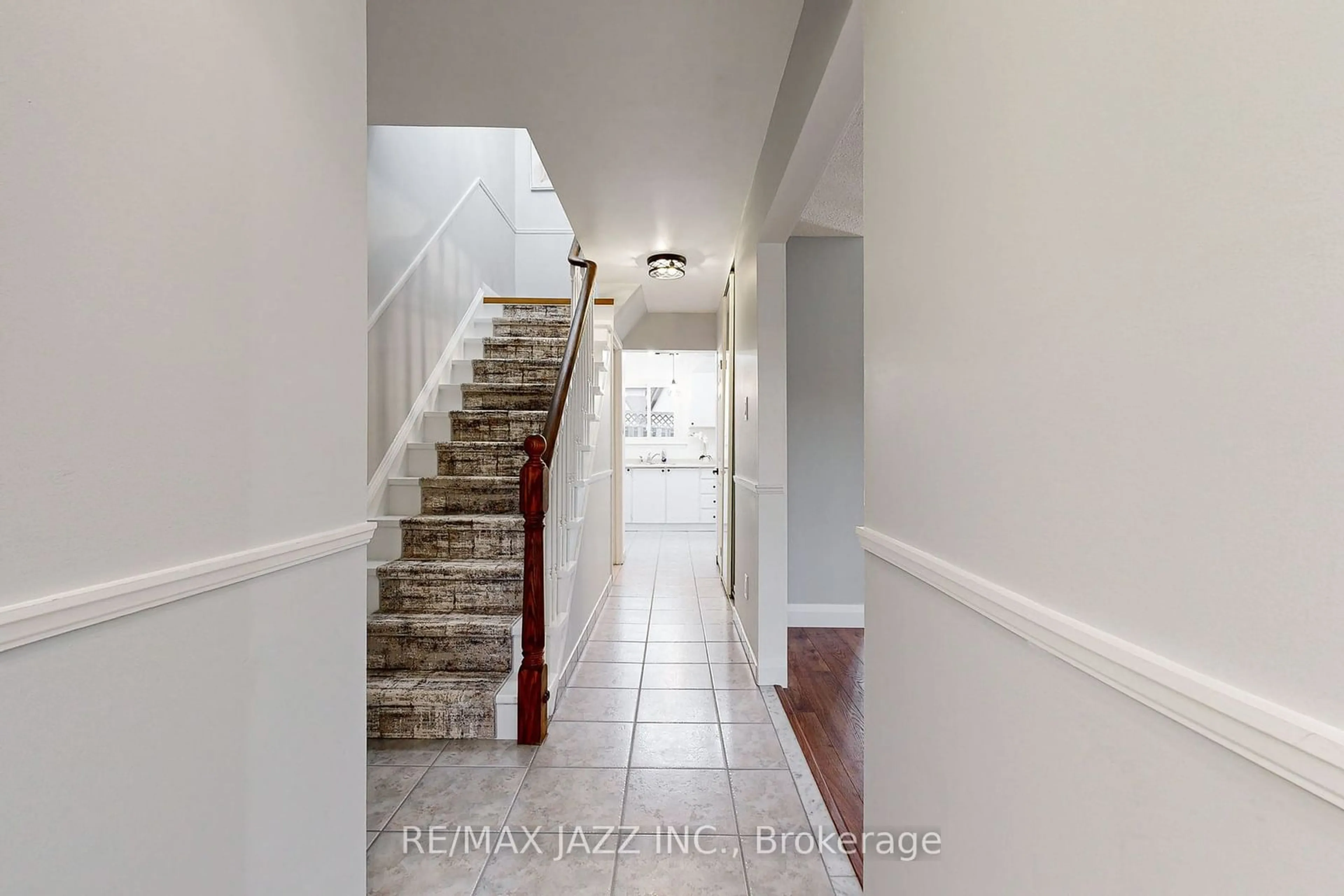 Indoor entryway for 7 Groves Lane, Ajax Ontario L1S 3C7