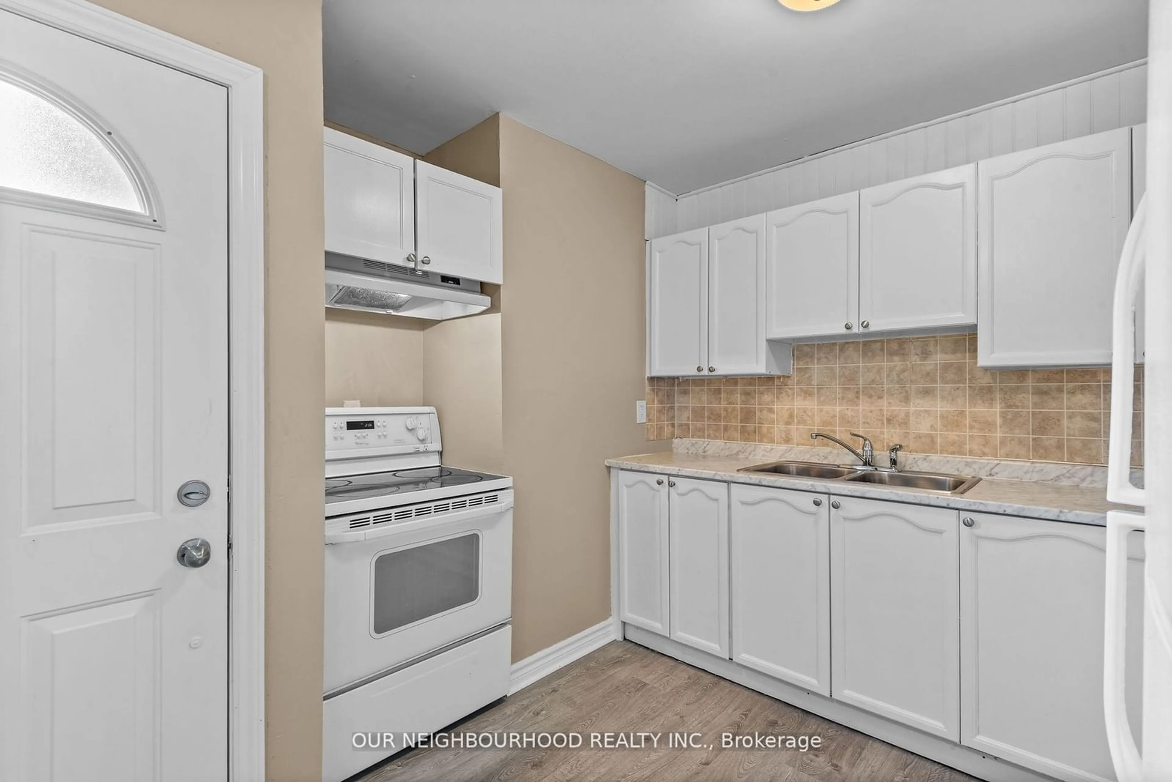 Standard kitchen, unknown for 14 Lockhart Gate, Clarington Ontario L1C 4L1