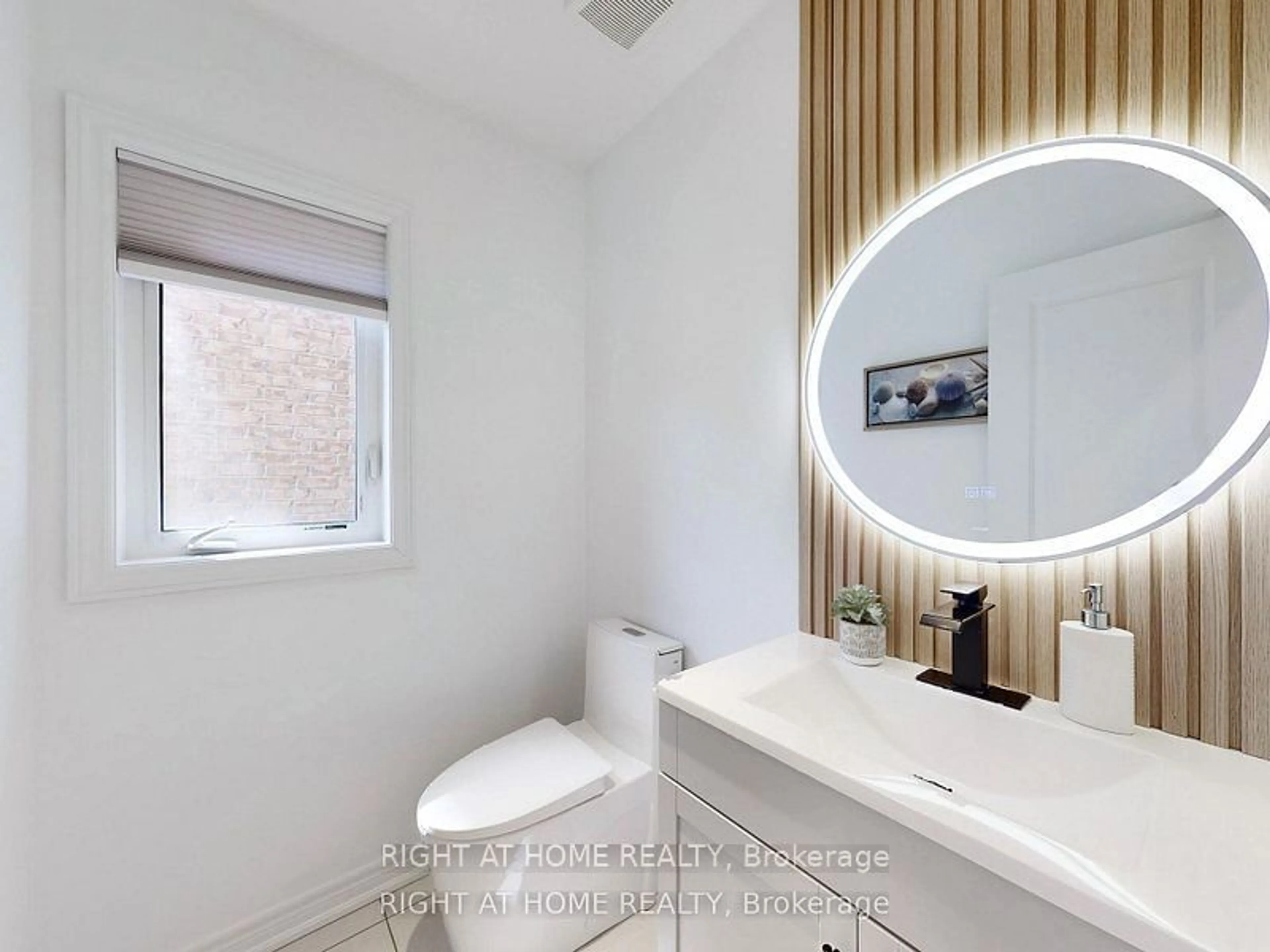 Contemporary bathroom, unknown for 43 Walter Clifford Nesb Dr, Whitby Ontario L1P 0G5