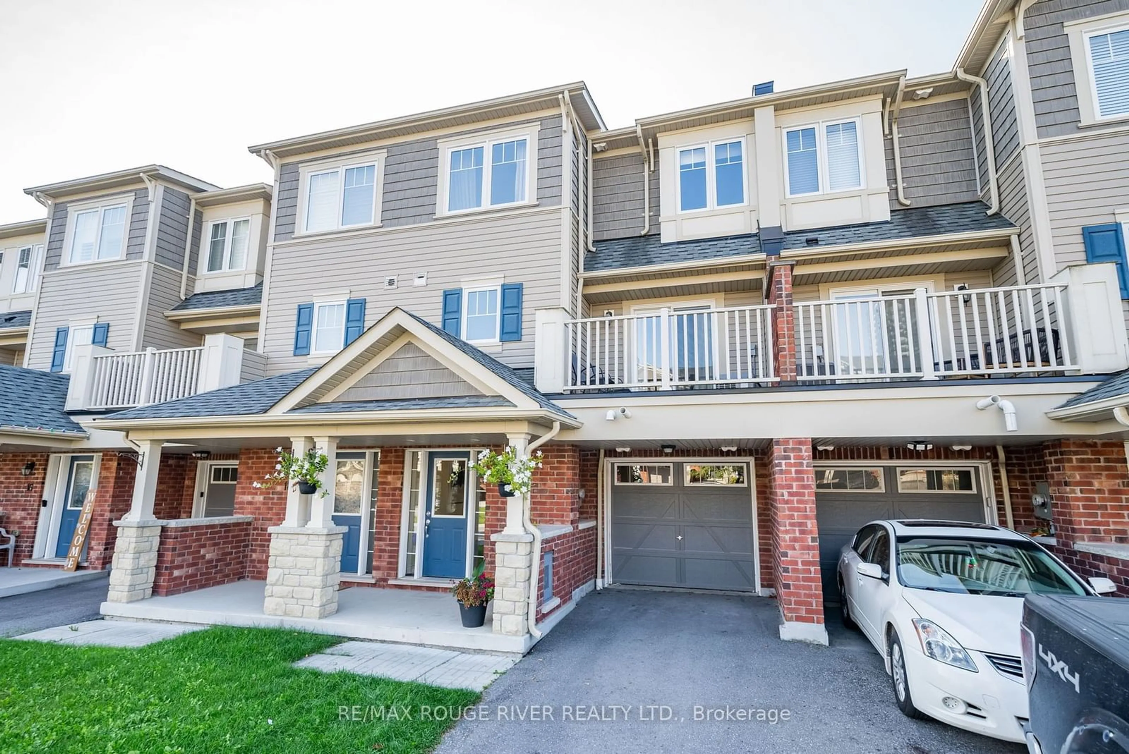 Unknown for 20 Nearco Cres, Oshawa Ontario L1L 0J4