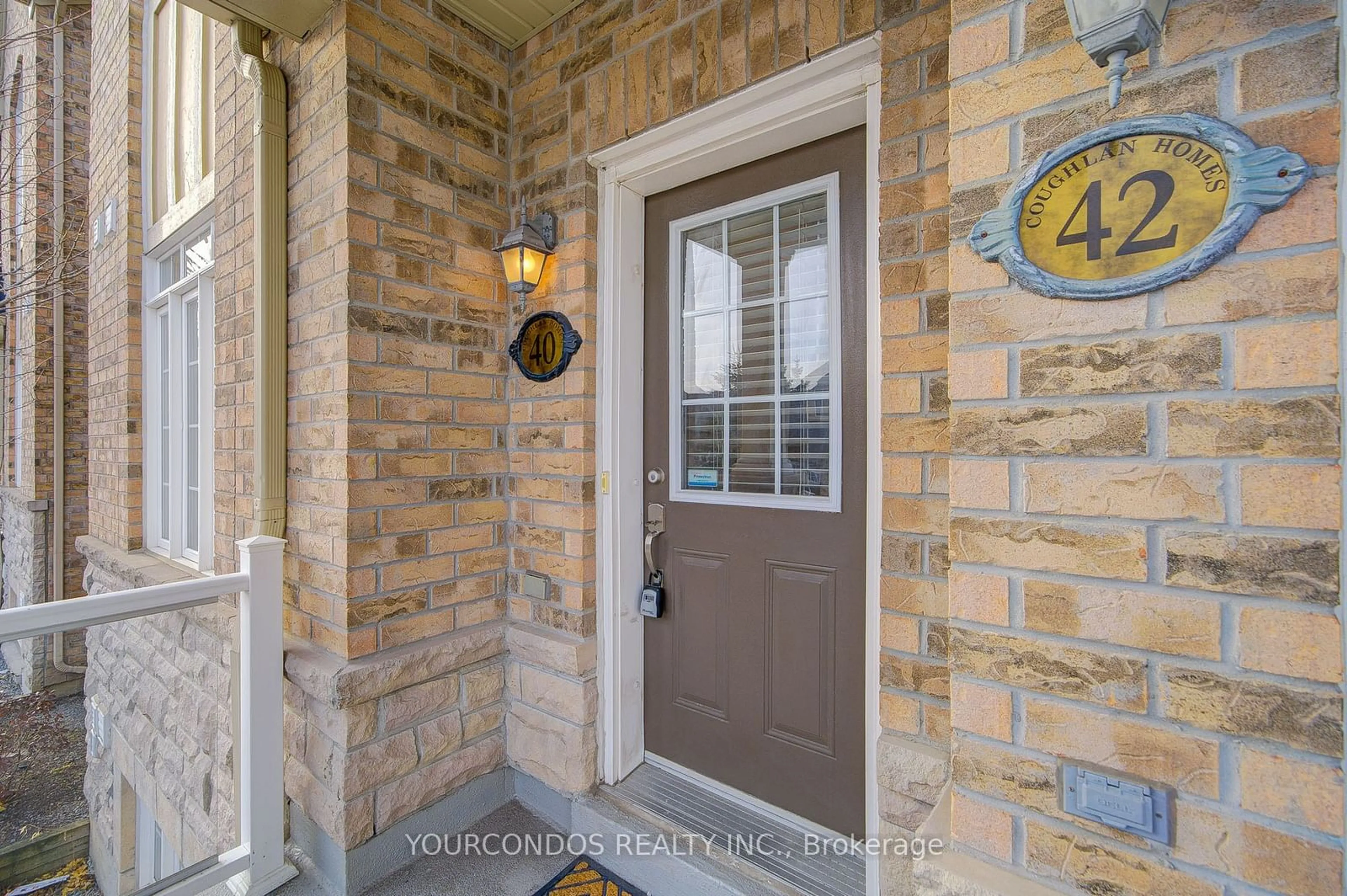 Indoor entryway for 40 Lovegrove Lane, Ajax Ontario L1S 0E7