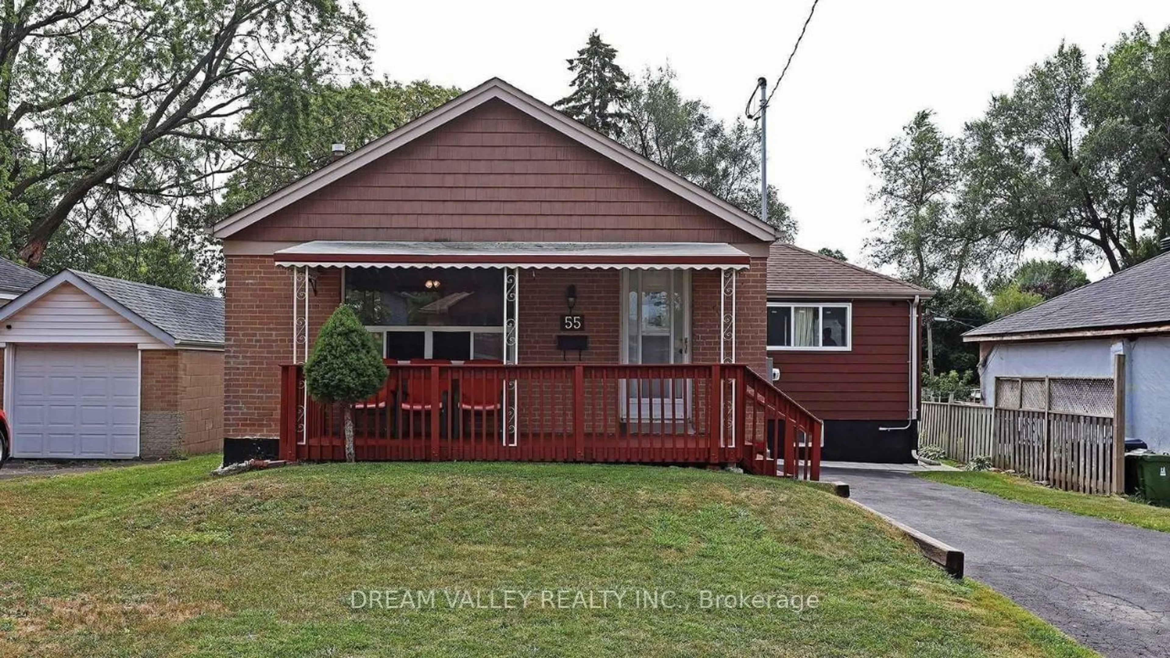 Home with vinyl exterior material, street for 55 Colonial Ave, Toronto Ontario M1M 2C4