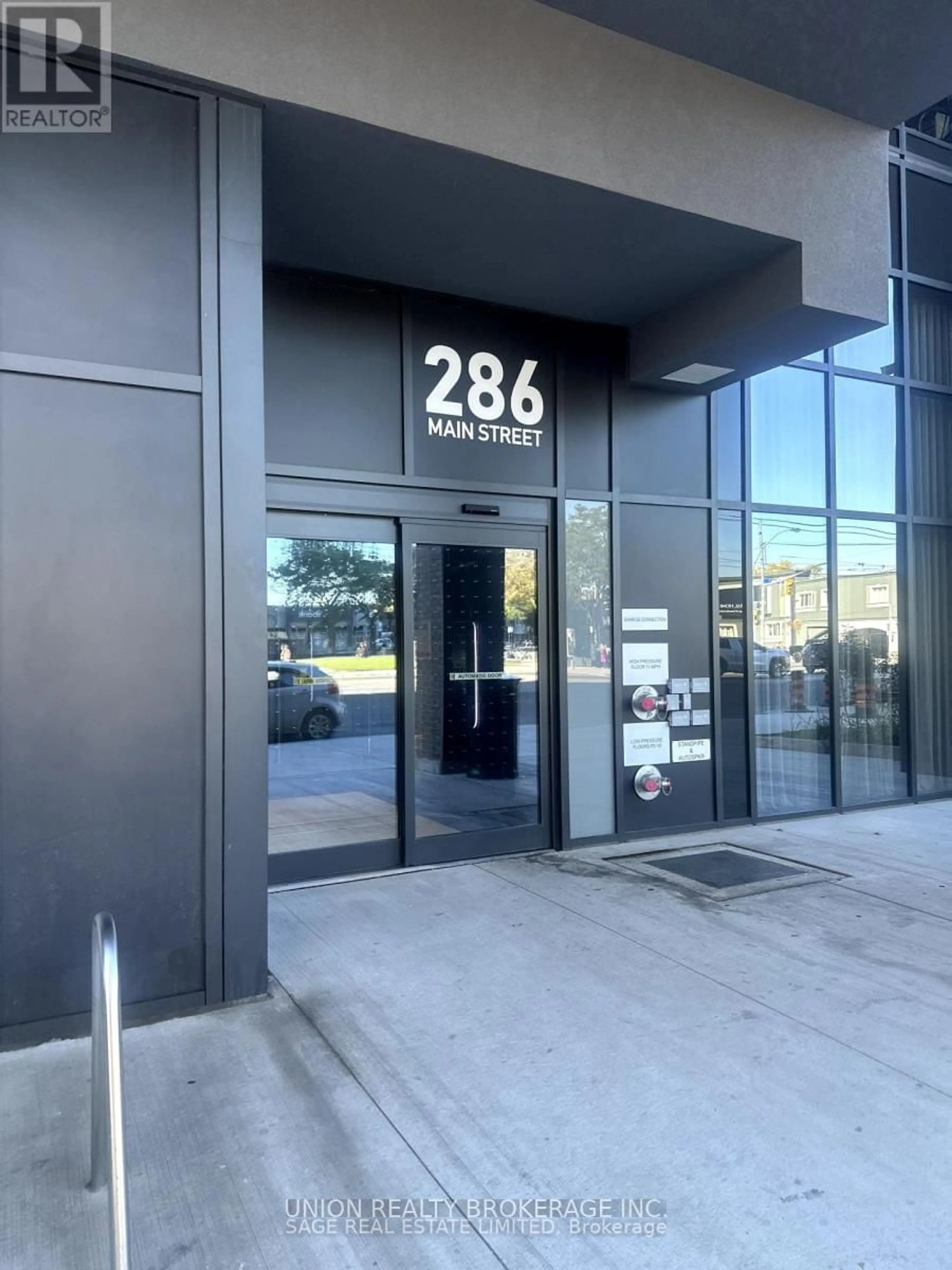 Indoor foyer for 286 Main St #606, Toronto Ontario M4C 0B3