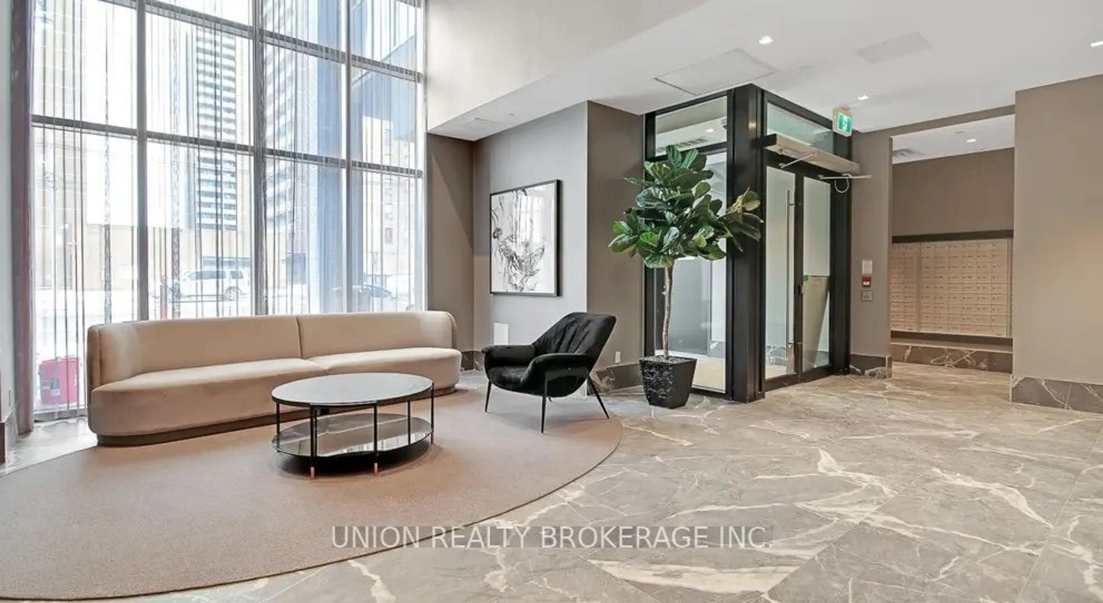 Indoor foyer for 286 Main St #606, Toronto Ontario M4C 0B3