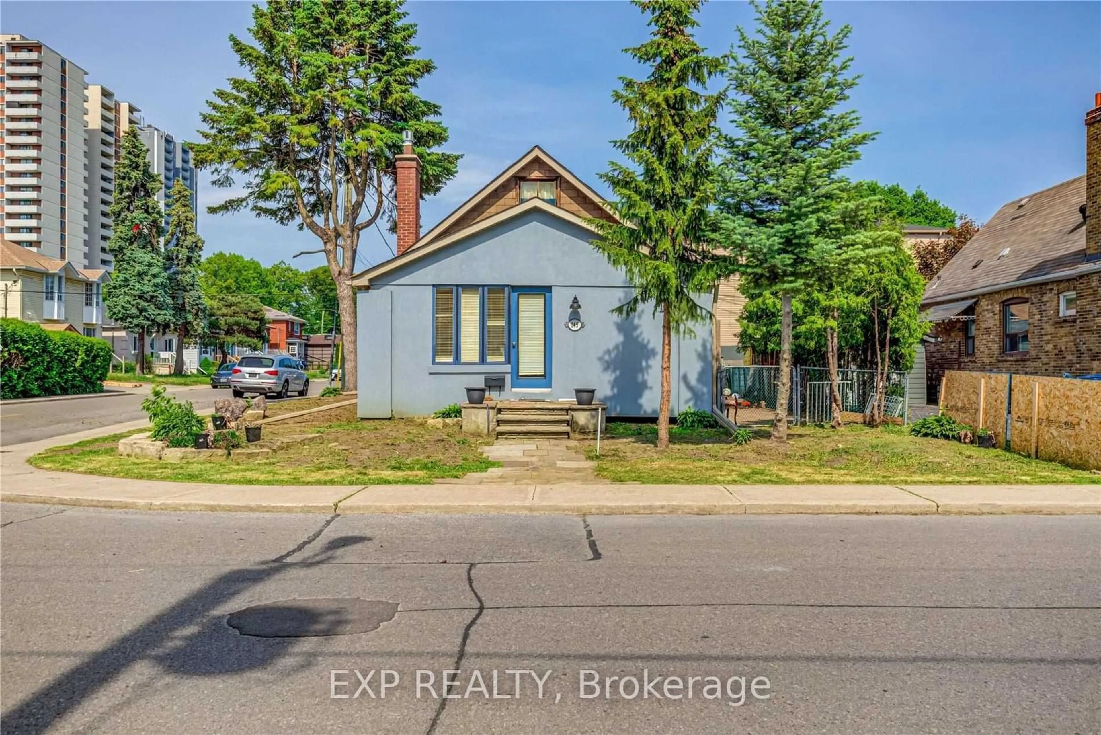 A pic from outside/outdoor area/front of a property/back of a property/a pic from drone, street for 145 Leyton Ave, Toronto Ontario M1L 3V3