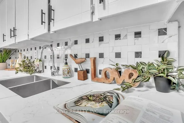 Additional property image - 3380 Eglinton Ave Unit 1412