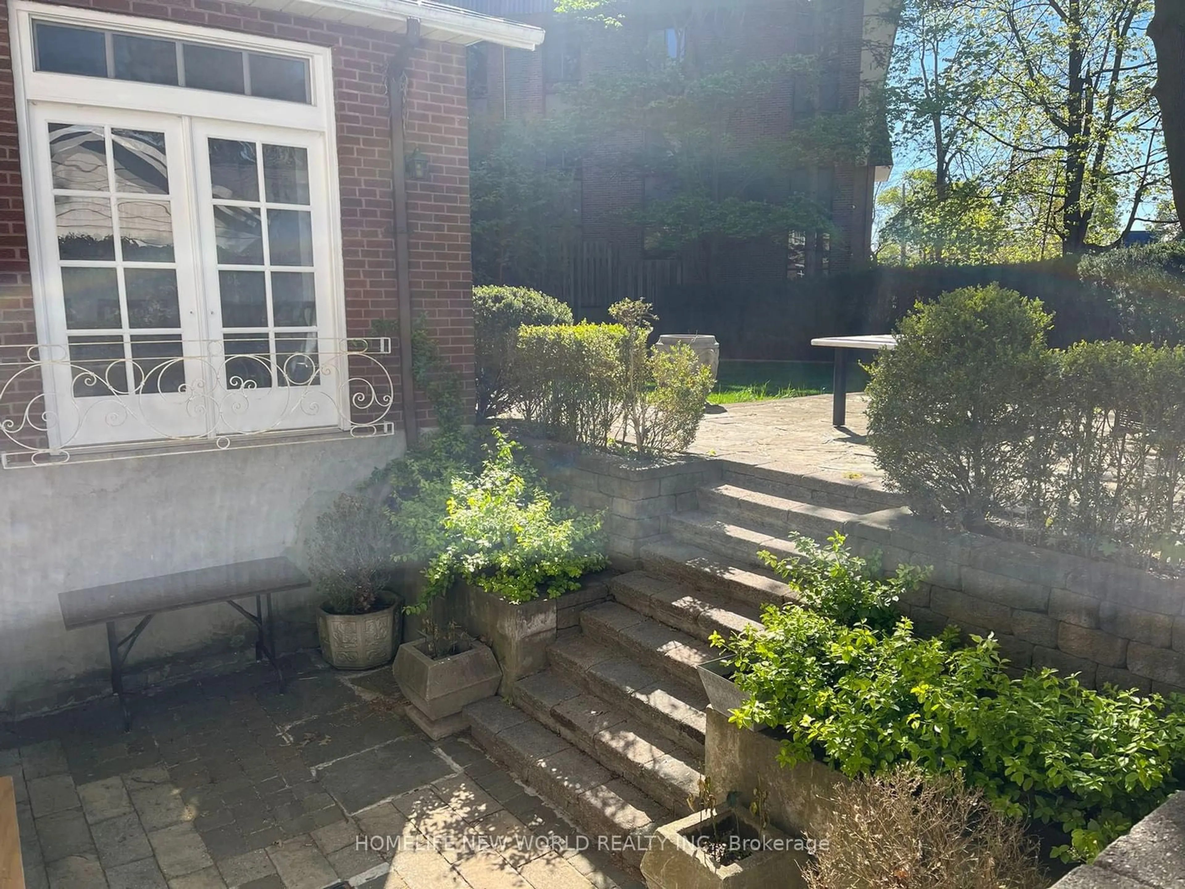 A pic from outside/outdoor area/front of a property/back of a property/a pic from drone, street for 49 Beath St, Toronto Ontario M1E 3J4