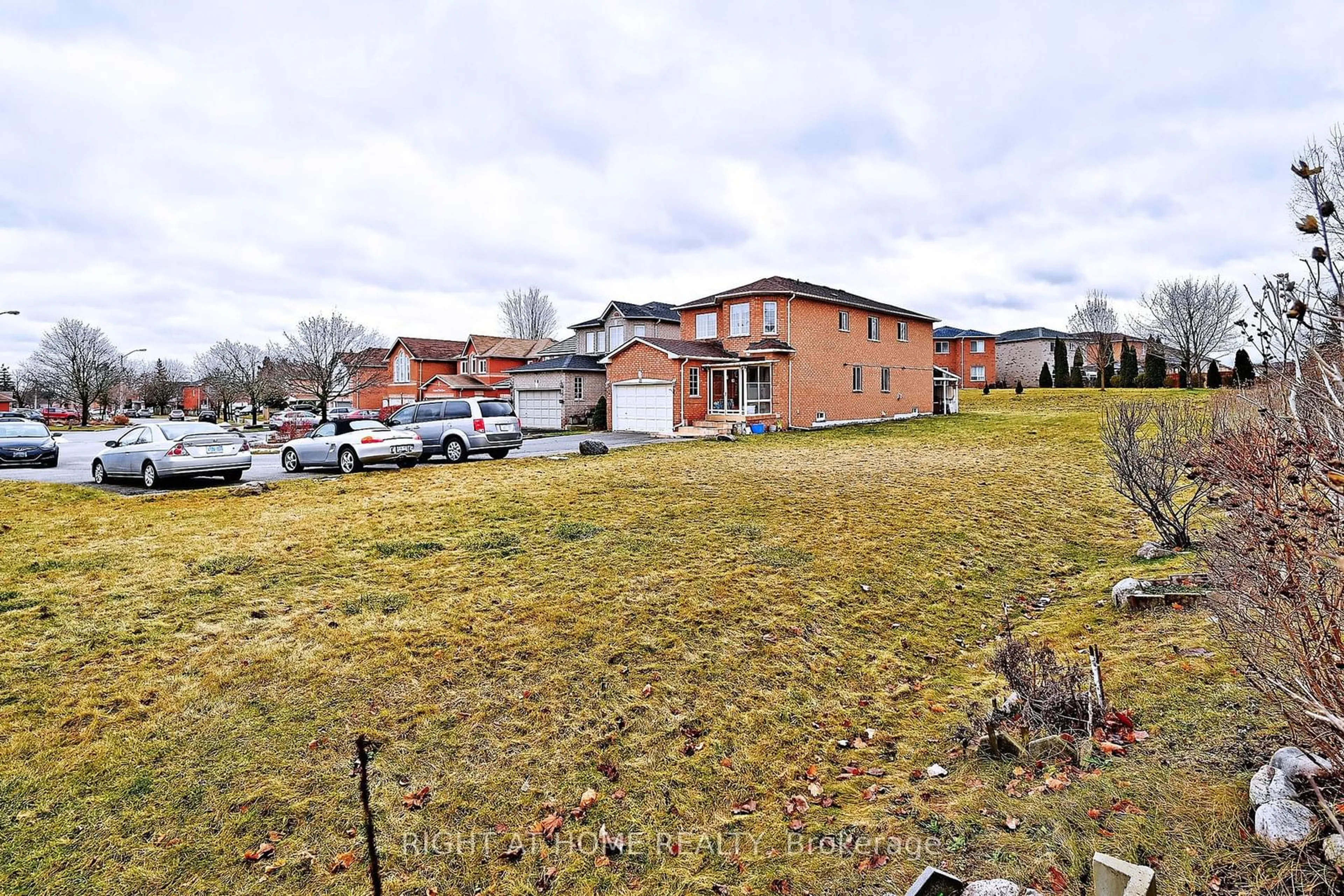 A pic from outside/outdoor area/front of a property/back of a property/a pic from drone, street for 22 Samuel Teitel Crt, Toronto Ontario M1X 1S7