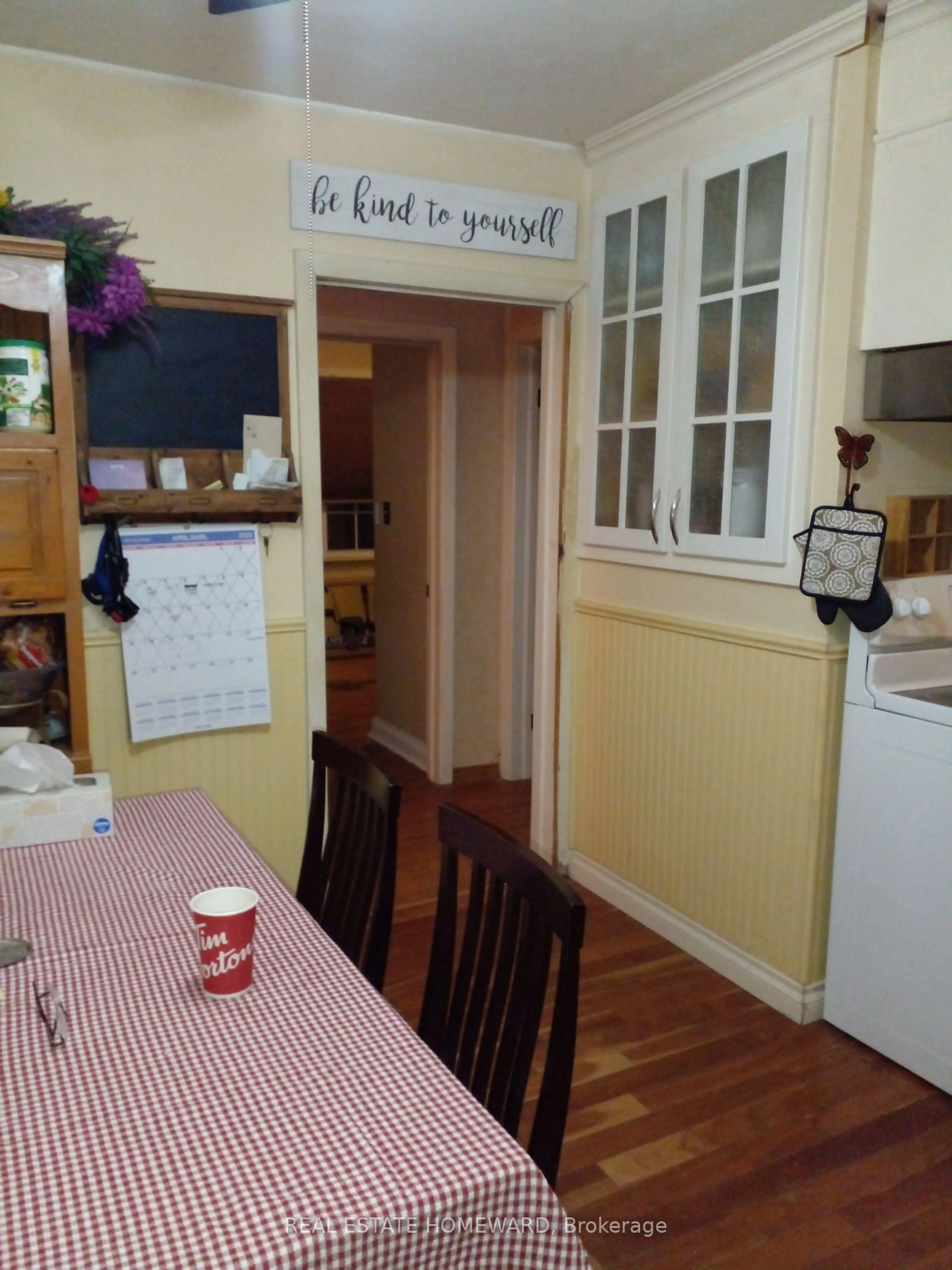 Dining room, floor is not visible for 106 Easthaven St, Oshawa Ontario L1G 6K3