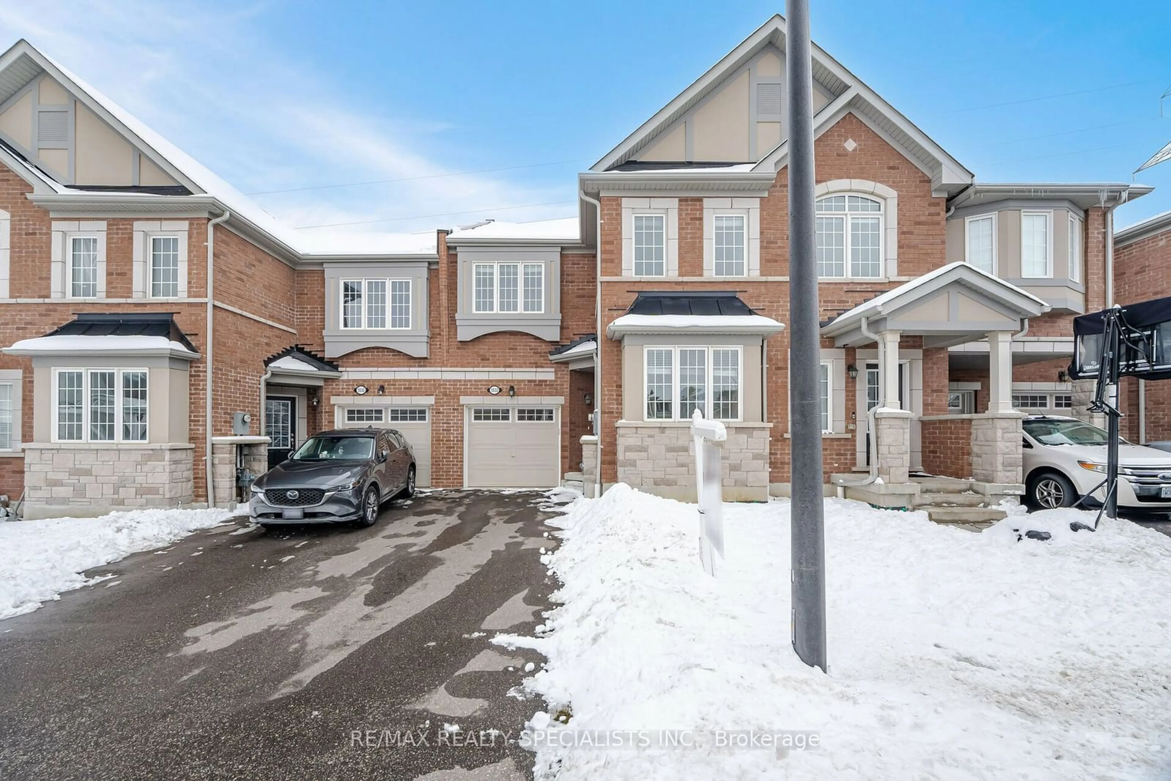 Home with brick exterior material, street for 1033 Cameo St, Pickering Ontario L1X 0G3